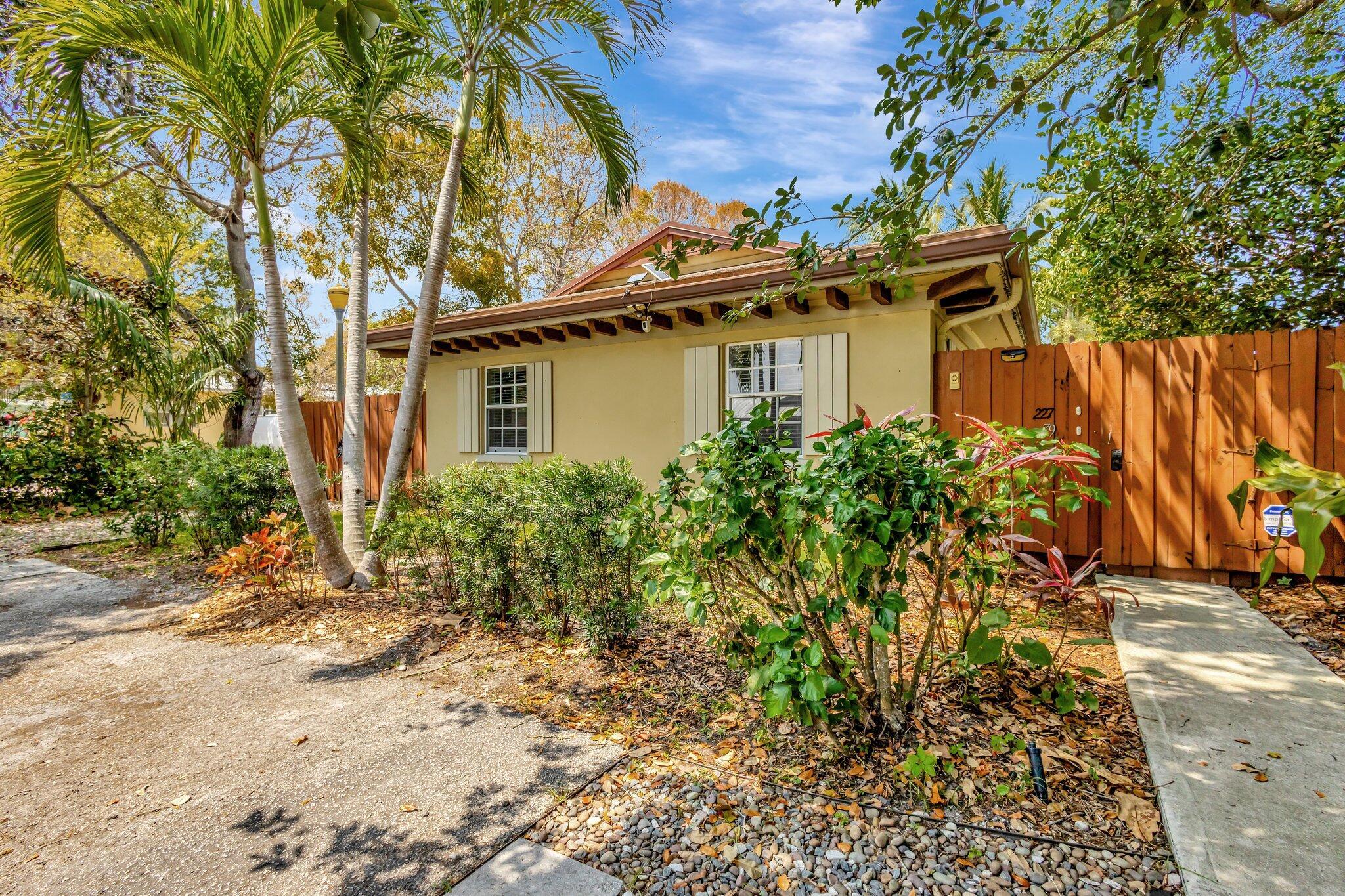 Homes for sale in Delray Beach, FL | 227 Ne 12th Street, Delray Beach, FL 33444 | MLS# R11113189