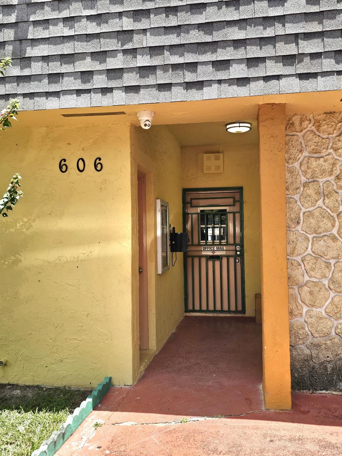 Homes for sale in Hialeah, FL | 606 W 81st Street #125, Hialeah, FL 33014 | MLS# R11113274