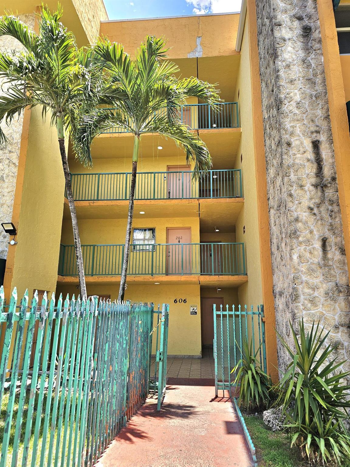 Homes for sale in Hialeah, FL | 606 W 81St Street #125, Hialeah, FL 33014 | MLS# R11113274