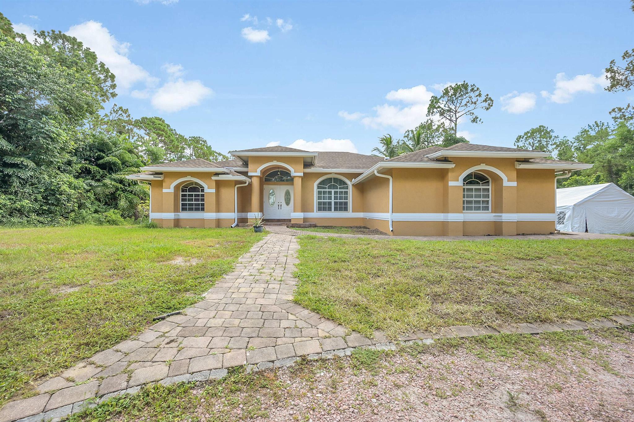 Homes for sale in Loxahatchee, FL | 2376 Fawn Dr, Loxahatchee, FL 33470 | MLS# R11113315