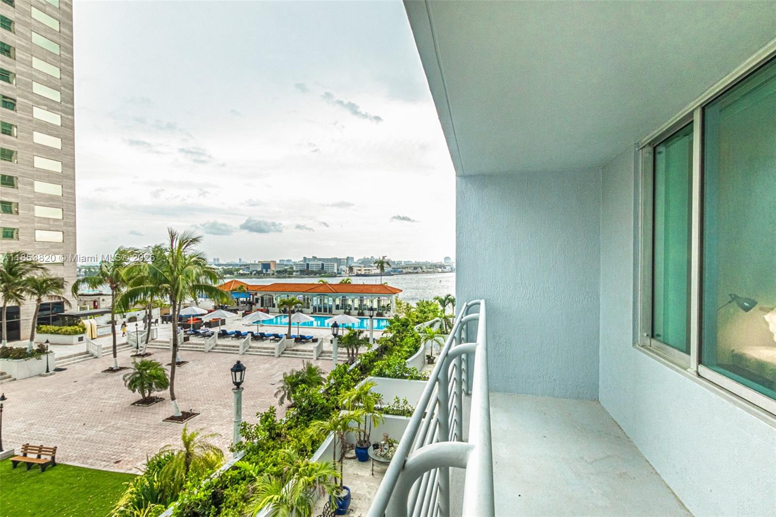 335 S BISCAYNE BL #902, Miami FL 33131