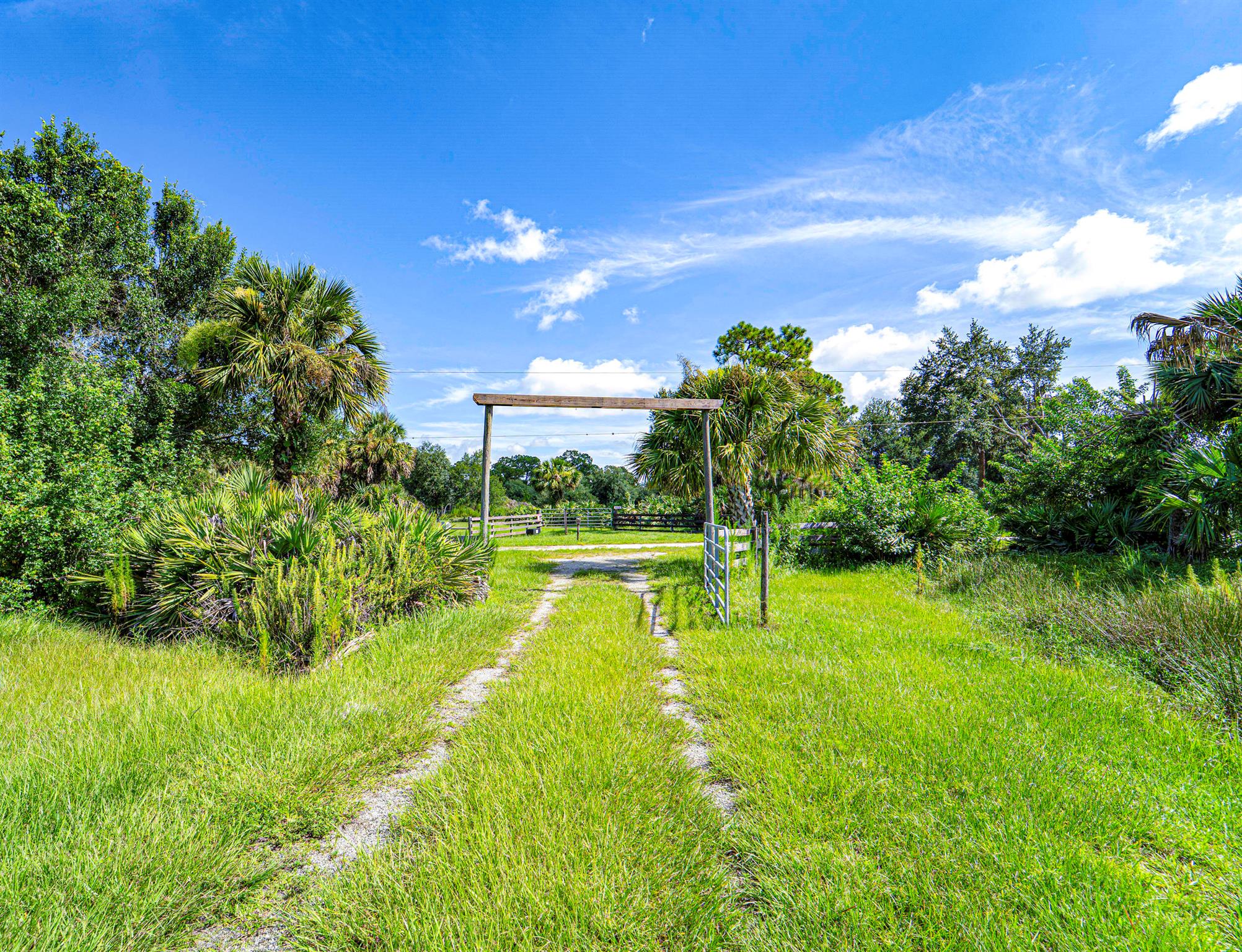 Homes for sale in Indiantown, FL | 4902 Sw Wild Turkey Lane, Indiantown, FL 34956 | MLS# R11113468