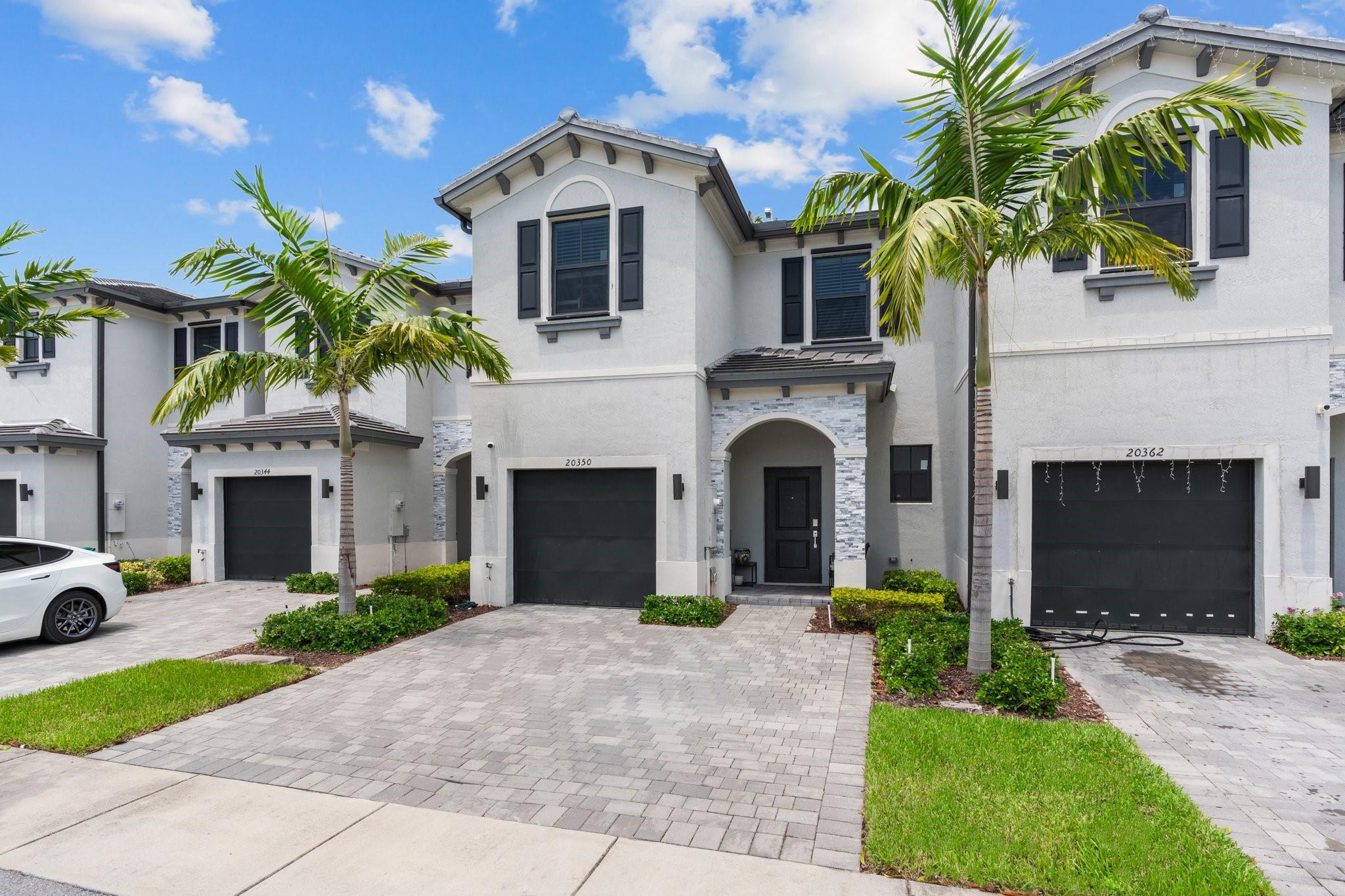 Viewpoint At Vista Lago