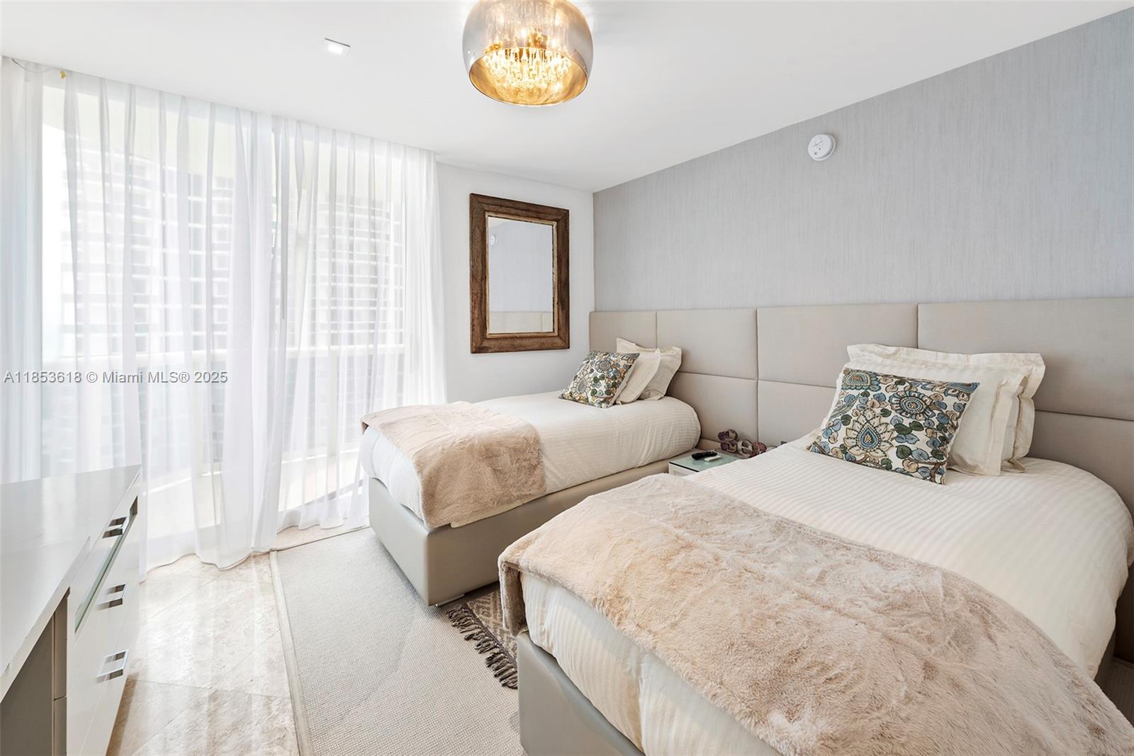 4779 Collins Ave #2403, Miami Beach FL 33140