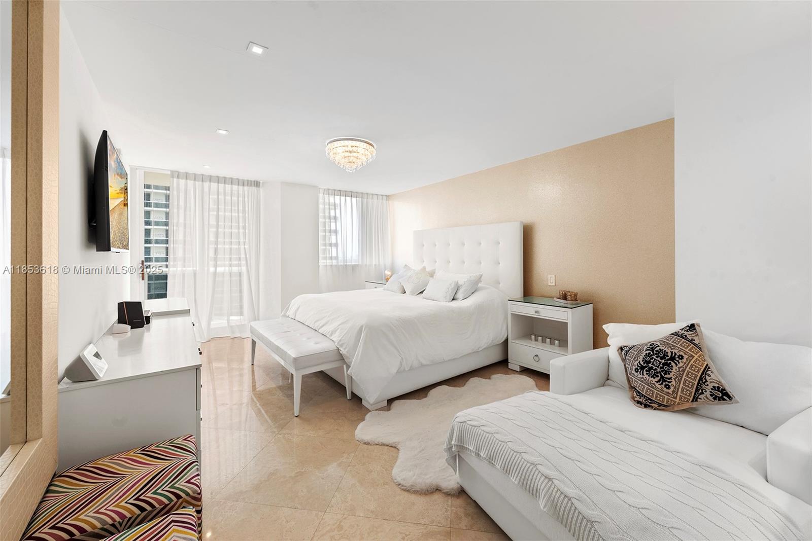 4779 Collins Ave #2403, Miami Beach FL 33140