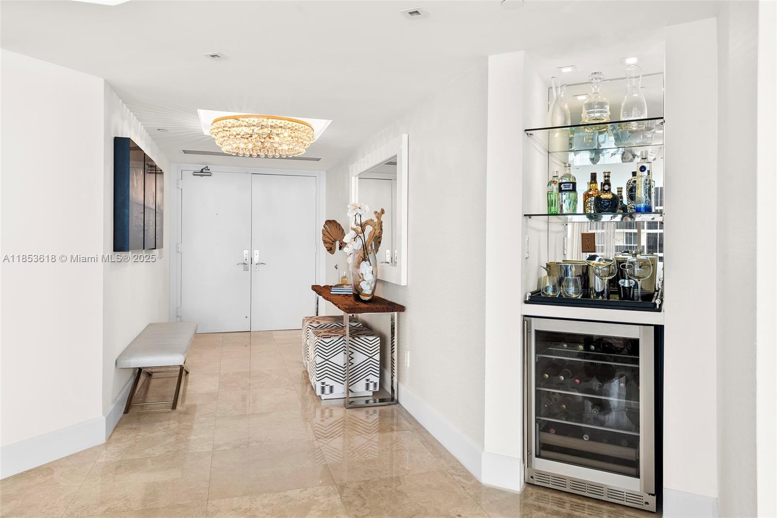 4779 Collins Ave #2403, Miami Beach FL 33140