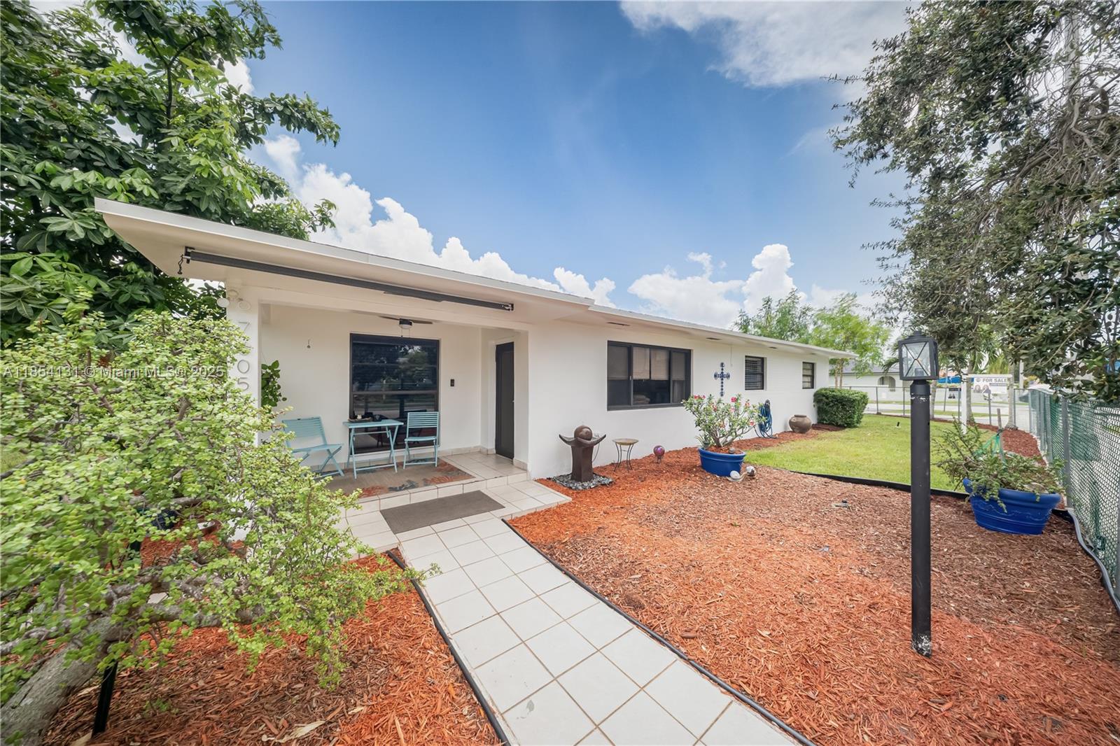 Douglas Ests 1St Addn