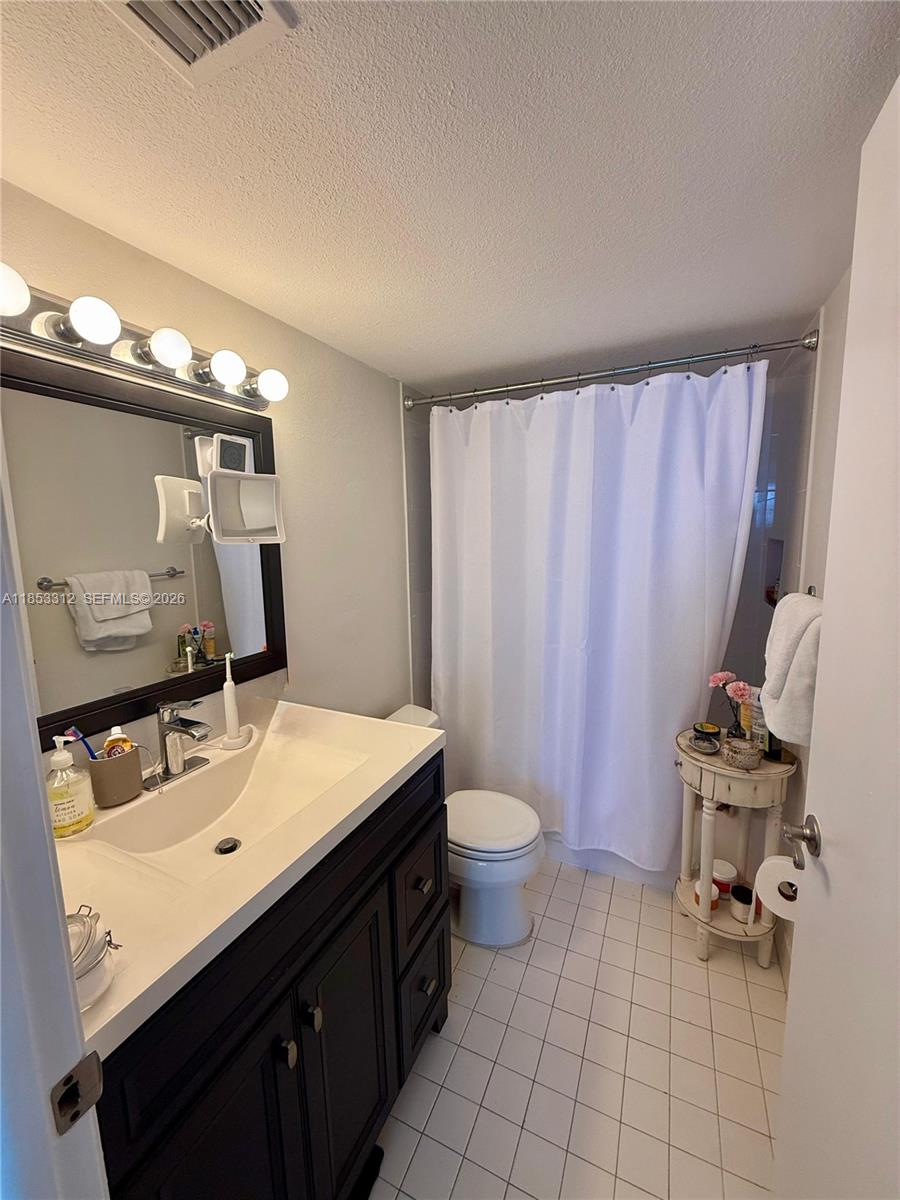 770 Claughton Island Dr #2114, Miami FL 33131