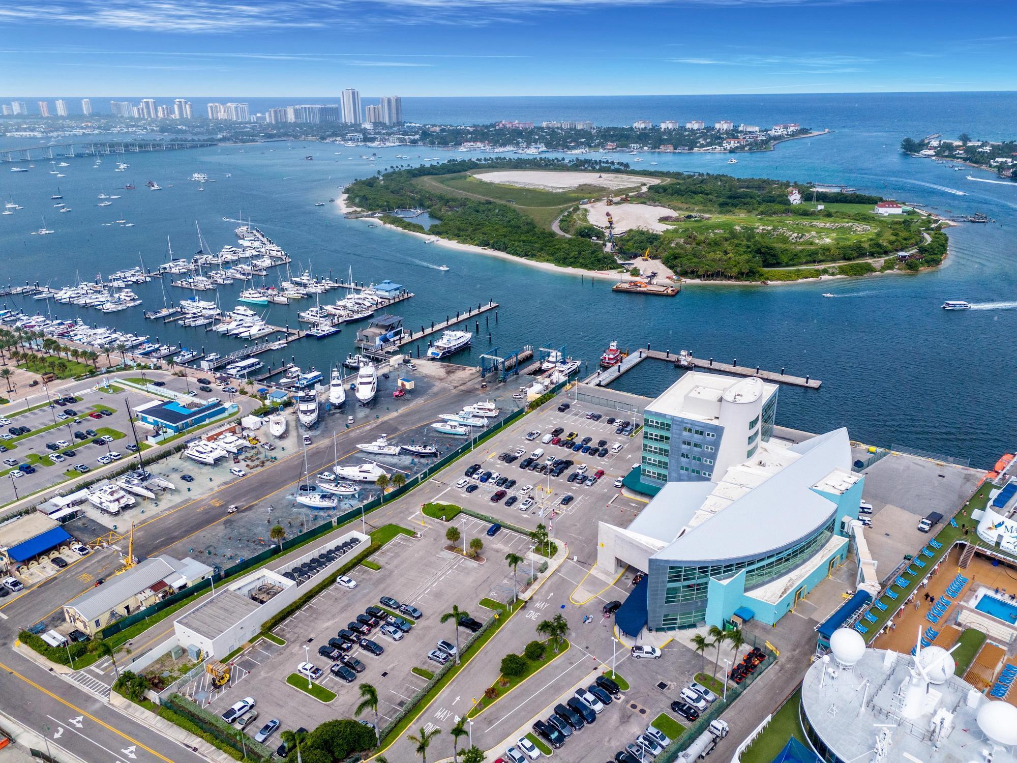 Homes for sale in Riviera Beach, FL | 741 W 10th Street, Riviera Beach, FL 33404 | MLS# R11113586