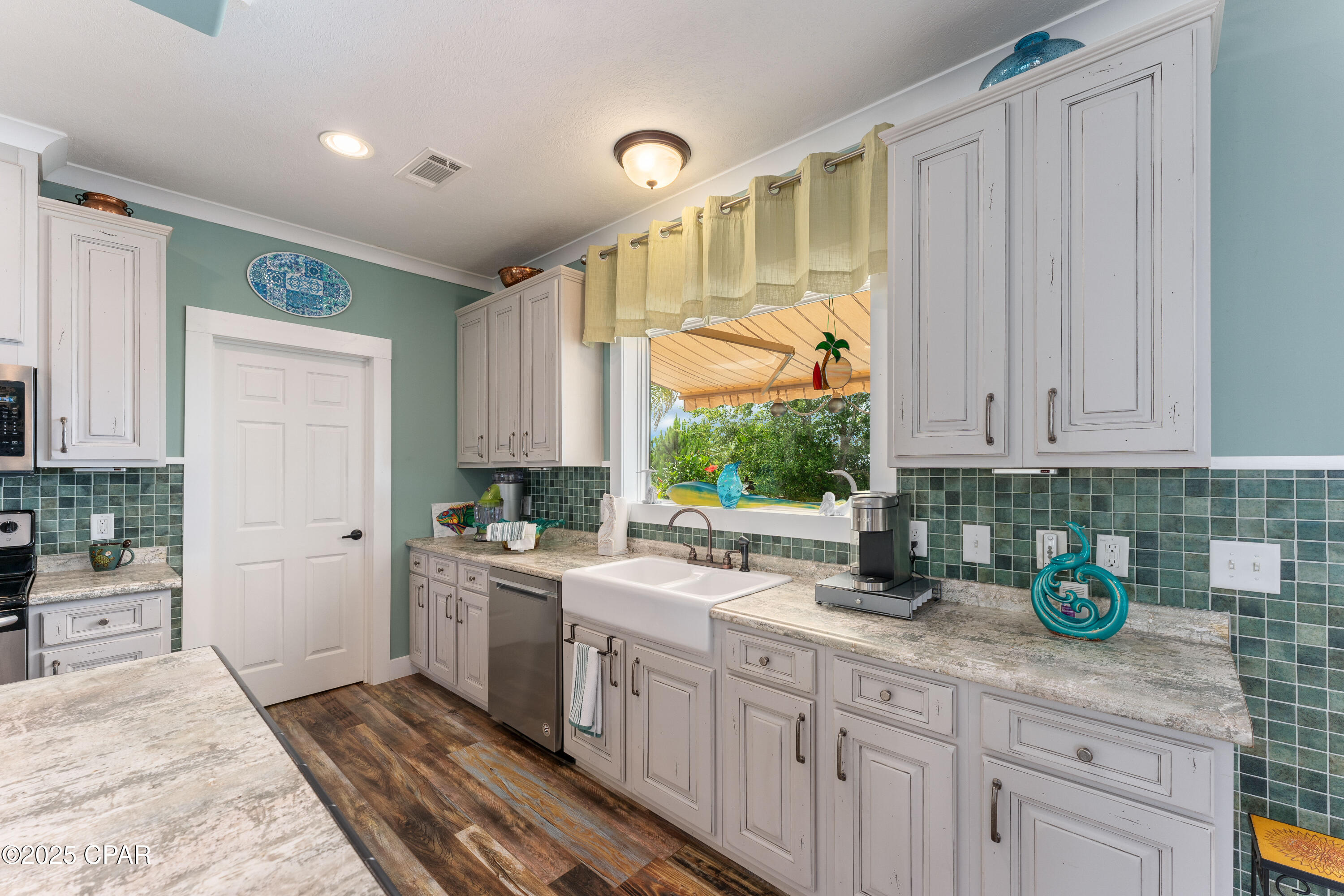 Image 60 For 418 California Drive