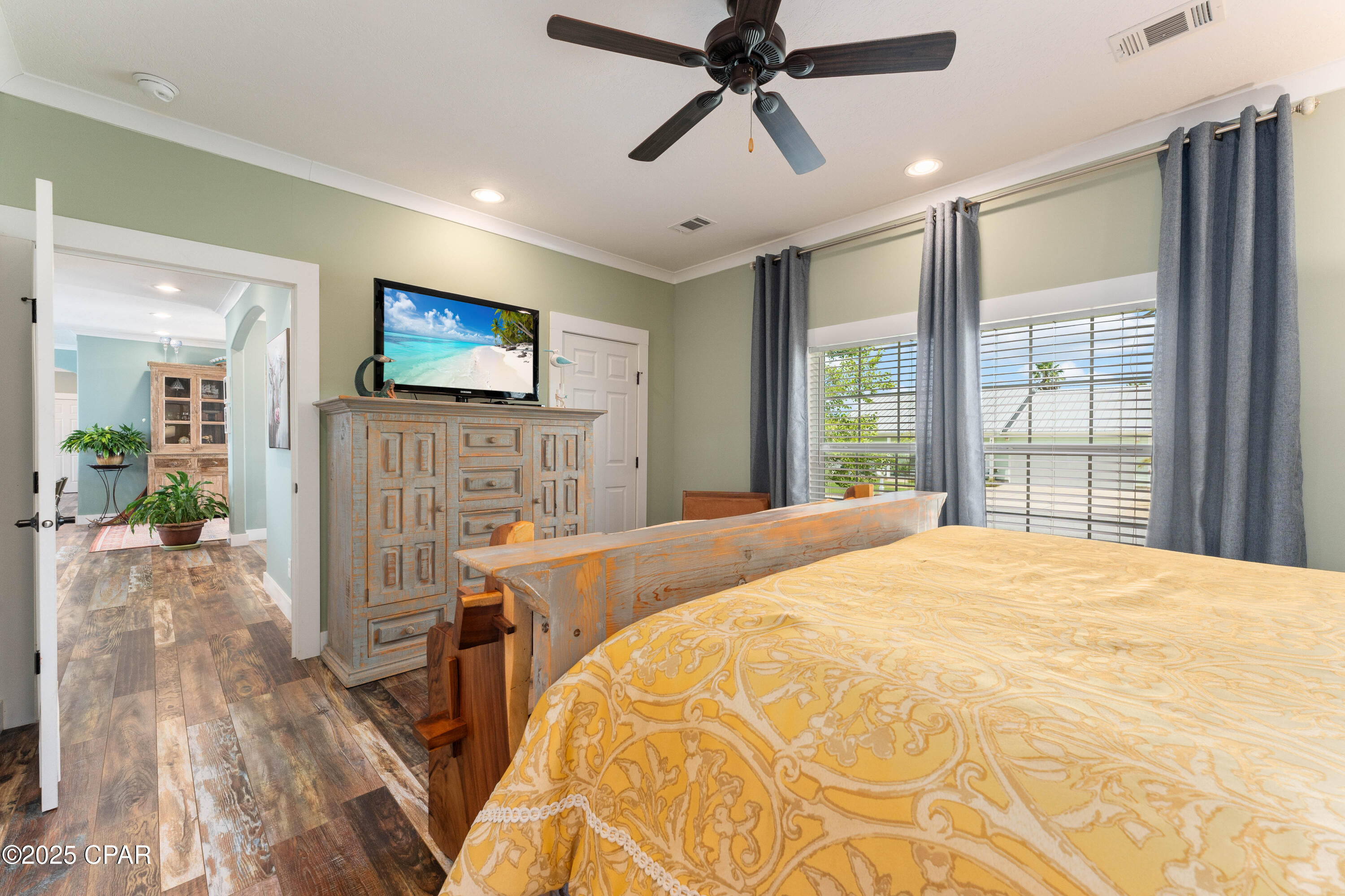 Image 66 For 418 California Drive