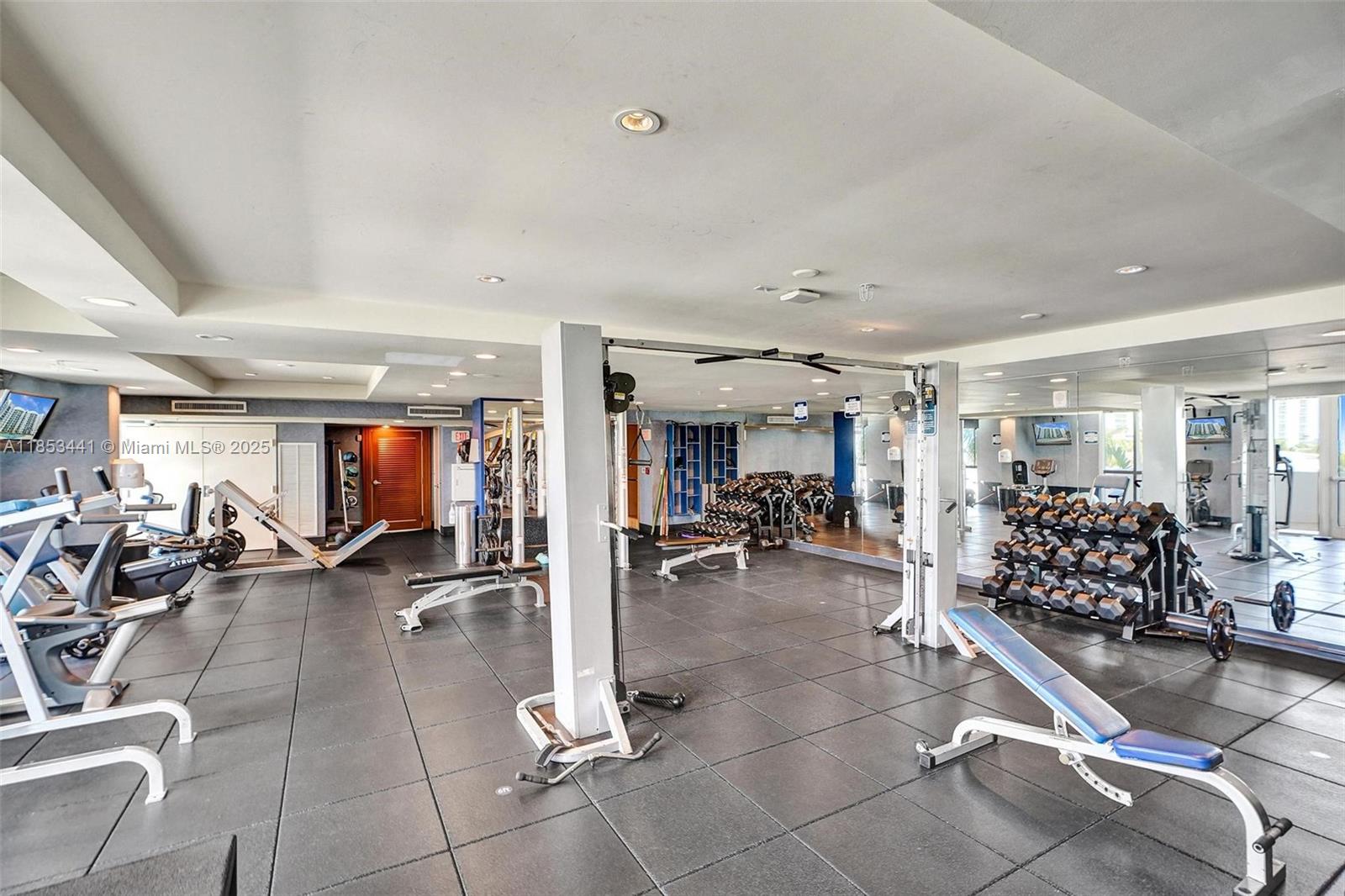 7900 Harbor Island Dr #PH15, North Bay Village FL 33141