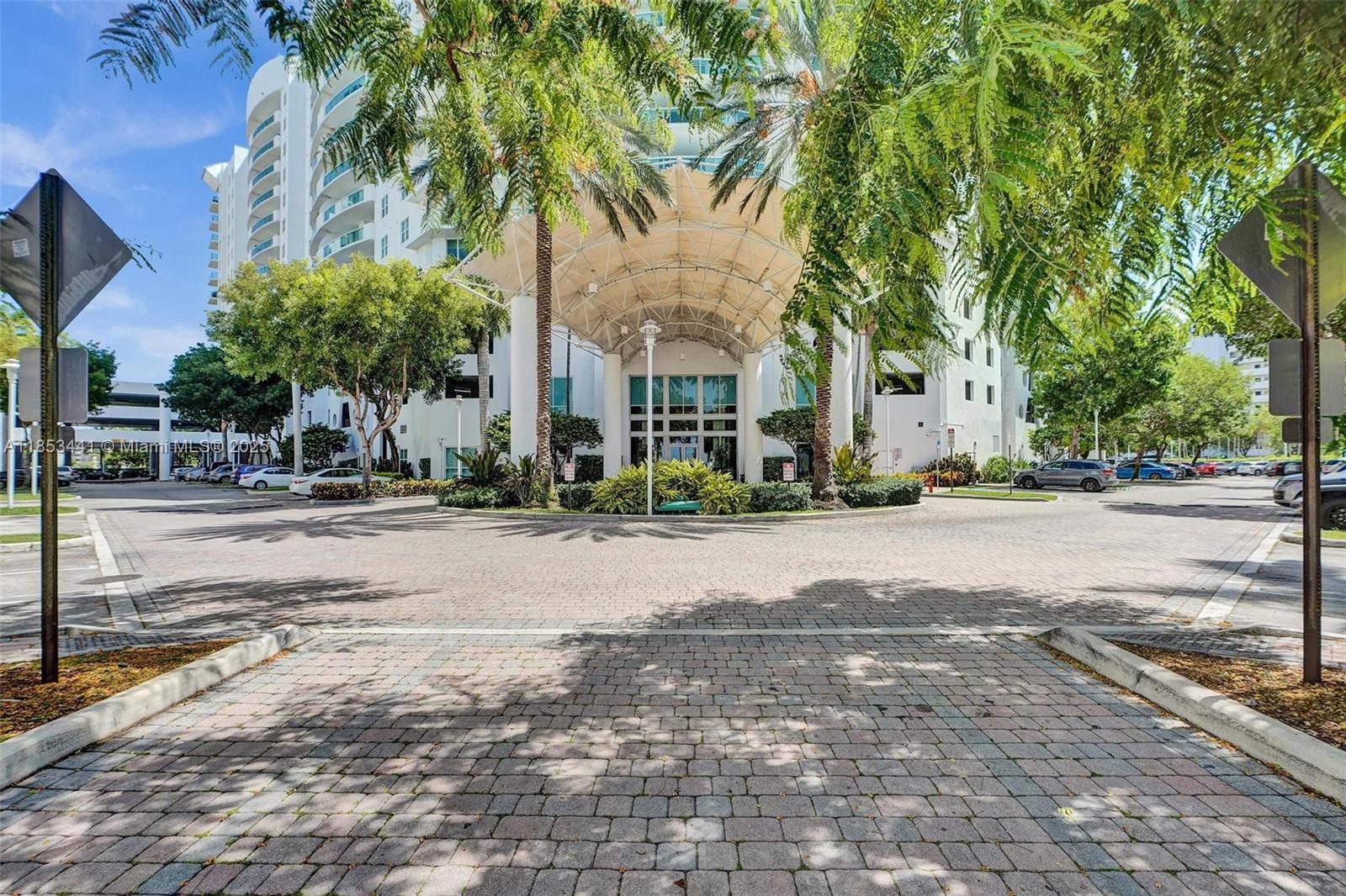 7900 Harbor Island Dr #PH15, North Bay Village FL 33141