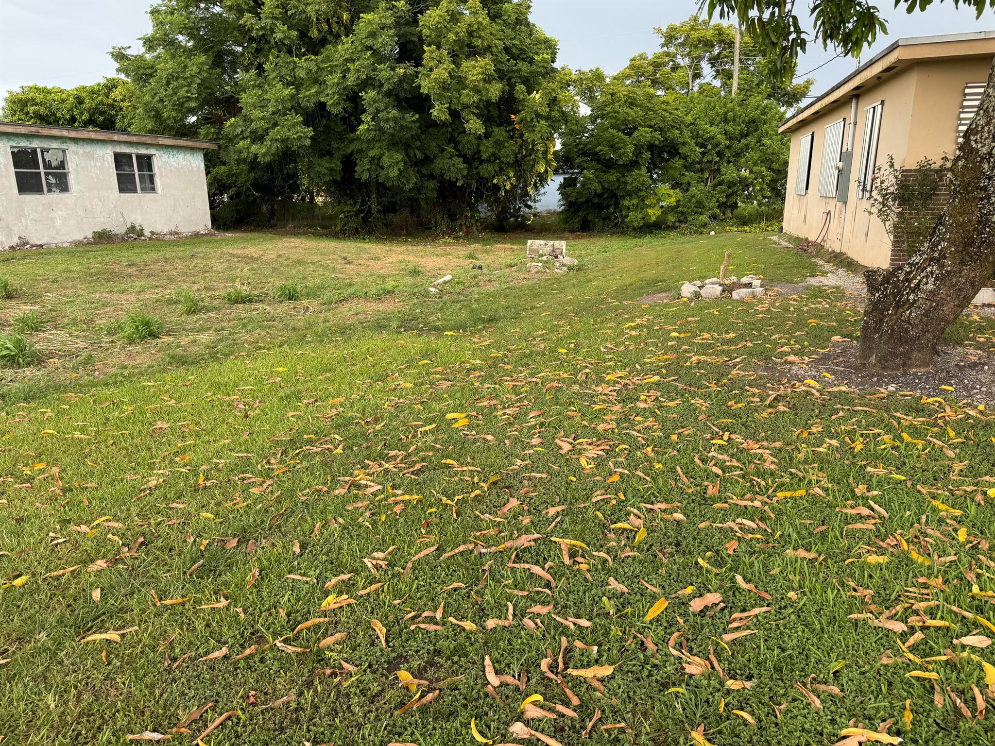 Homes for sale in South Bay, FL | 220 Nw 12th Avenue, South Bay, FL 33493 | MLS# R11113668