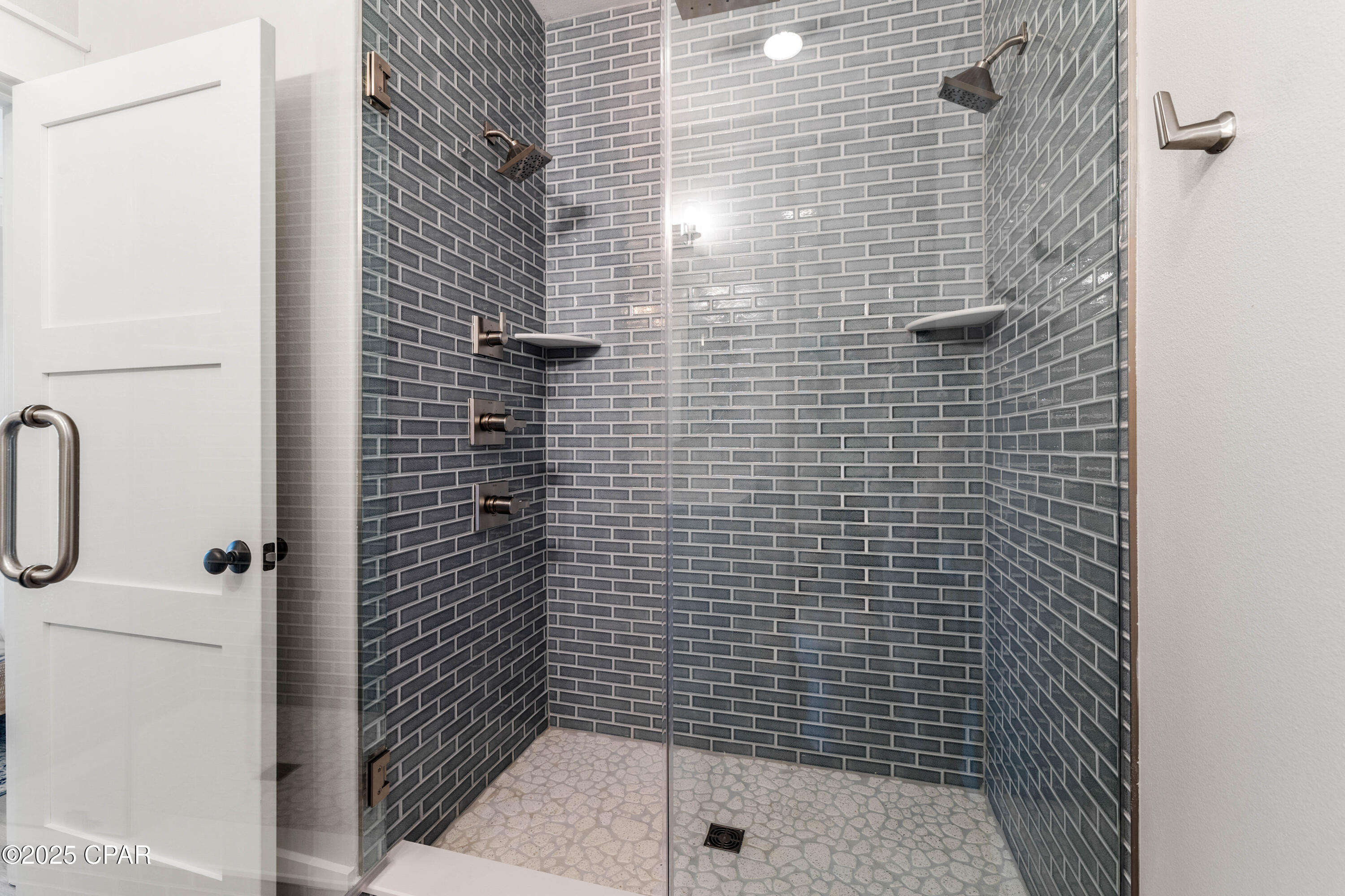 Listing photo id 31 for 2270 Sailfish Drive