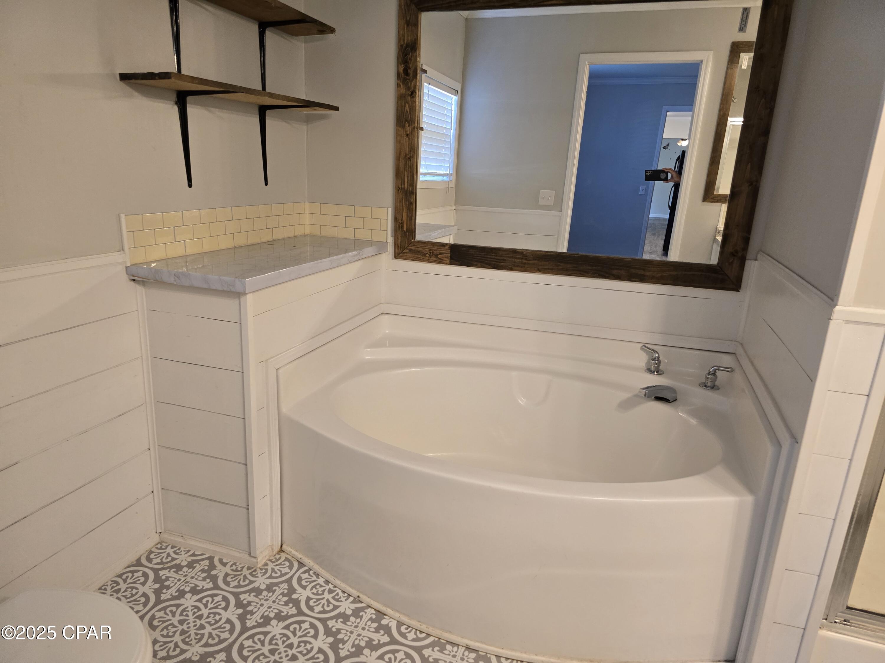 Image 4 For 21102 Lakeview Drive