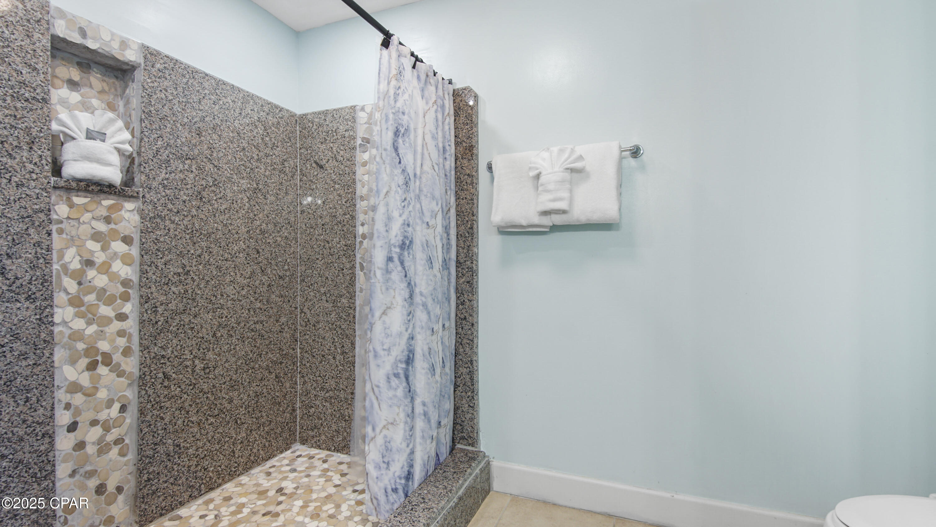 Image 19 For 14825 Front Beach Road 2003