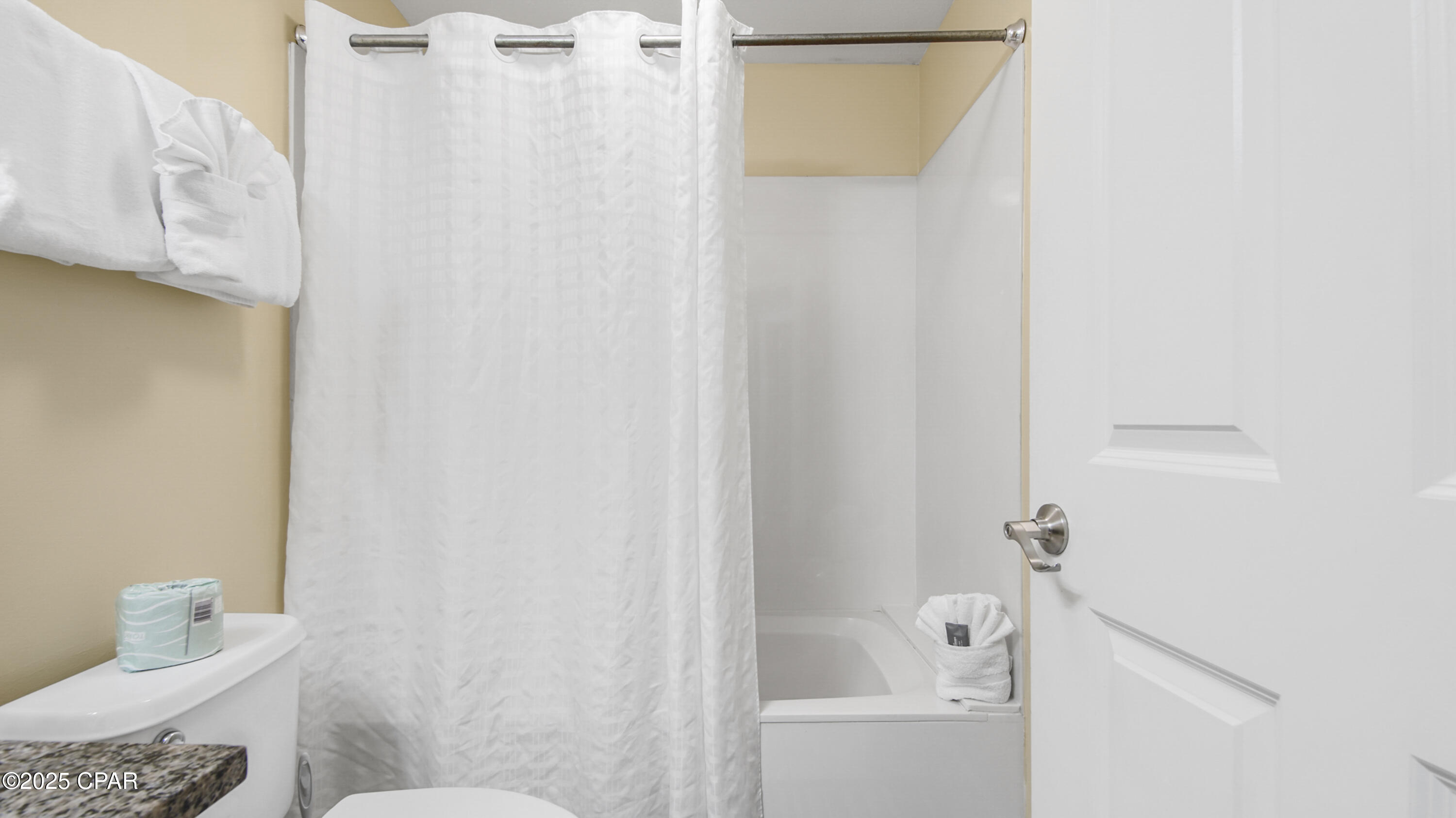 Image 23 For 14825 Front Beach Road 2003