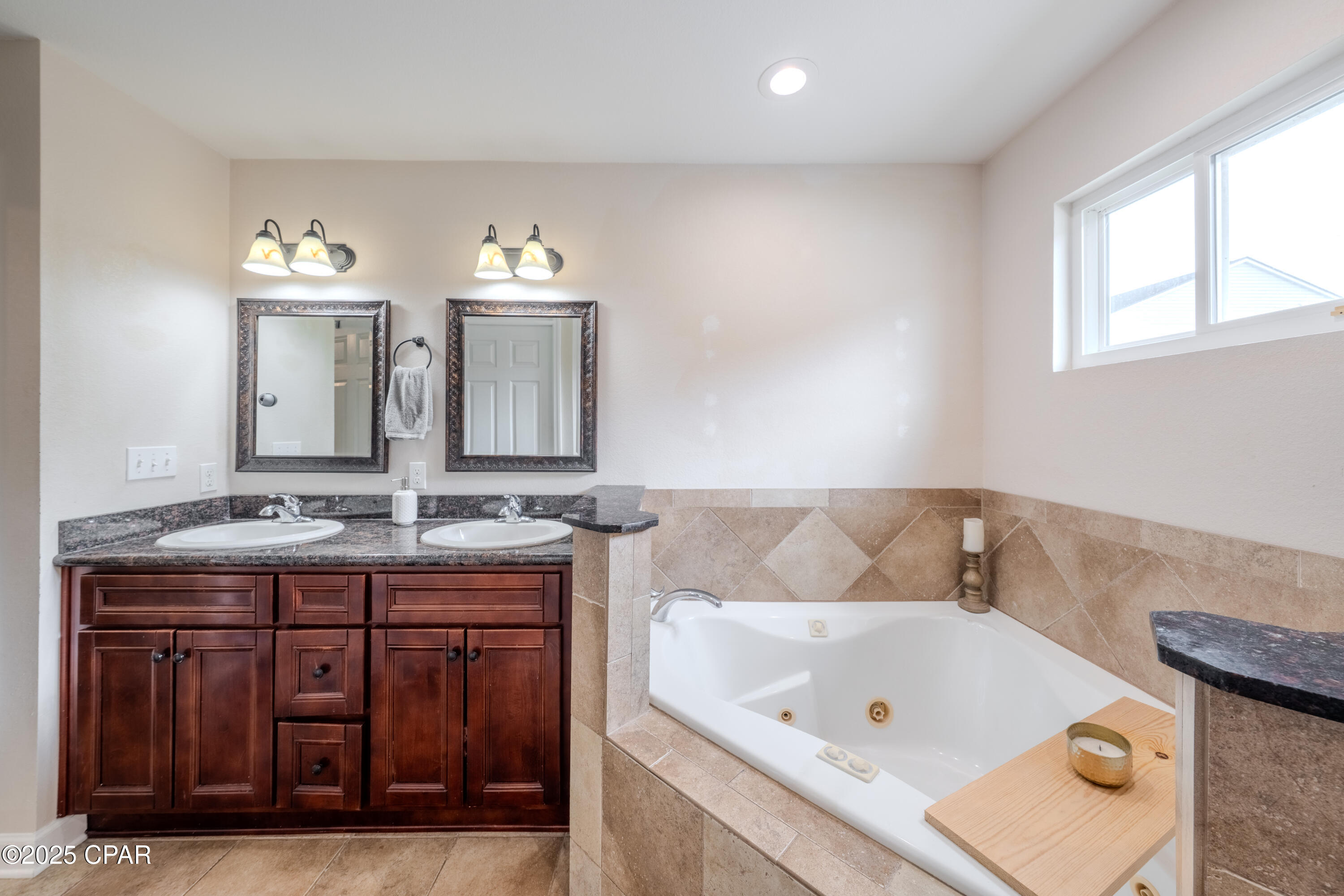 Listing photo id 16 for 6508 Rivers Bank Way