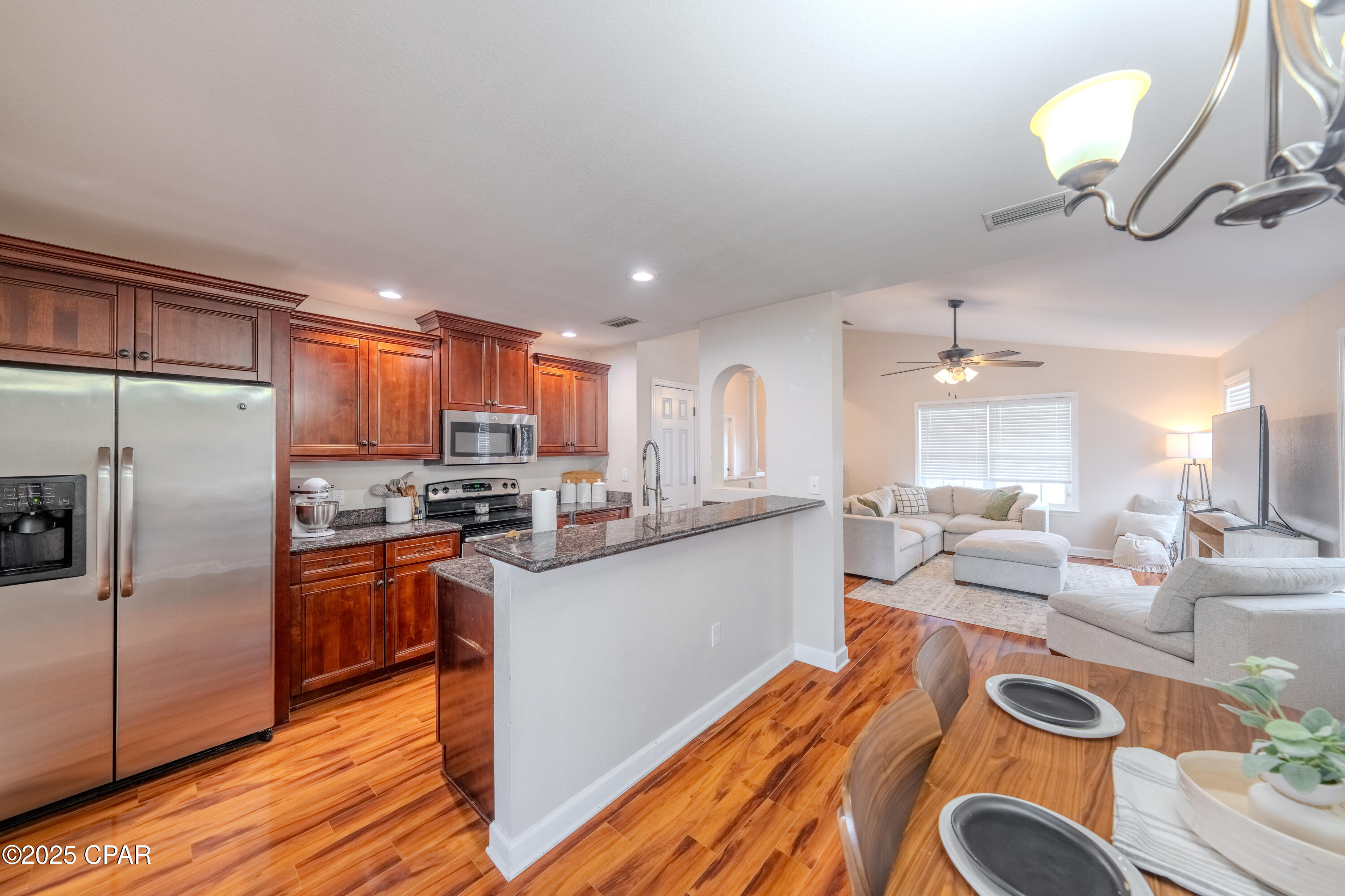 Listing photo id 8 for 6508 Rivers Bank Way