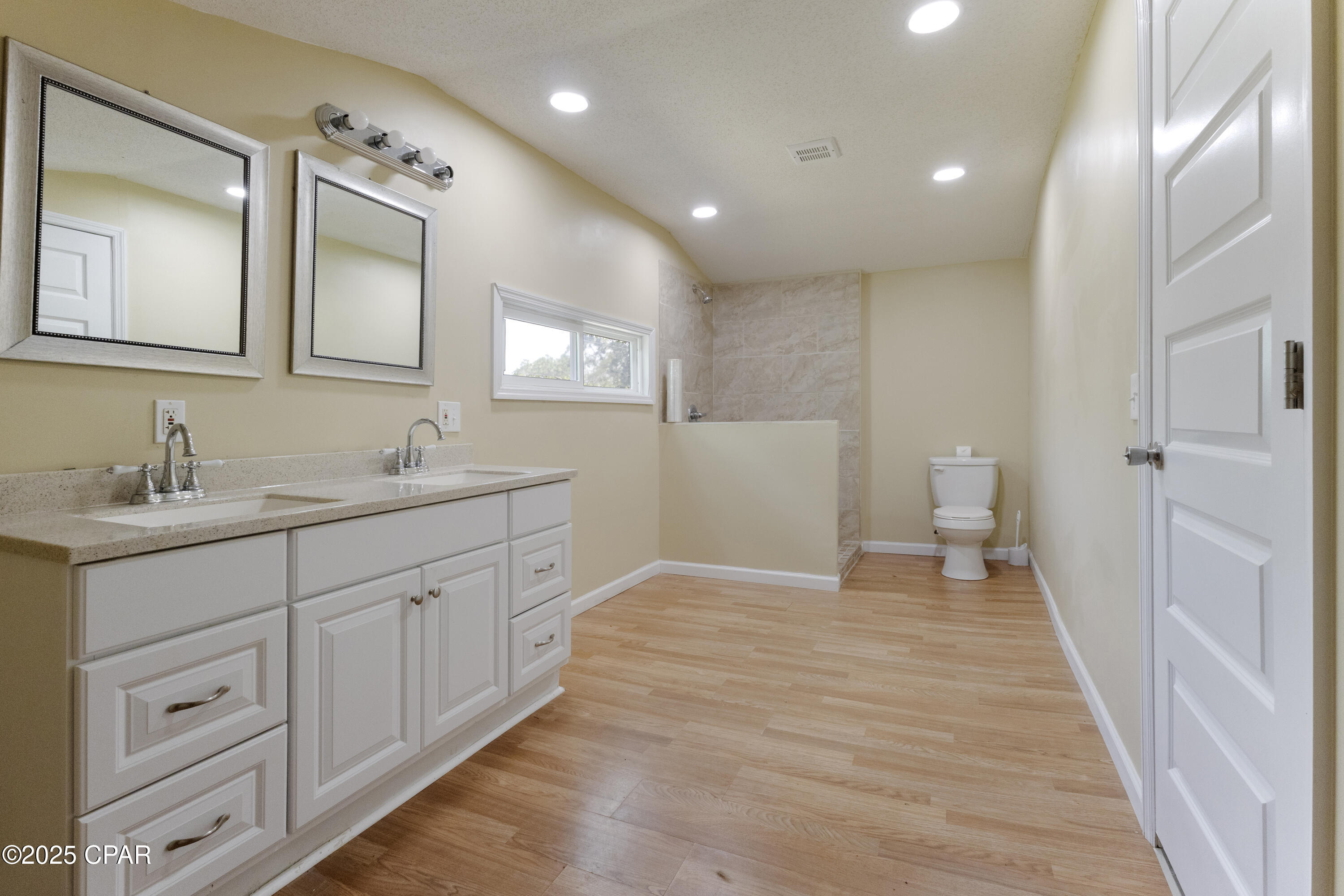 Image 7 For 3361 Yvonne Drive