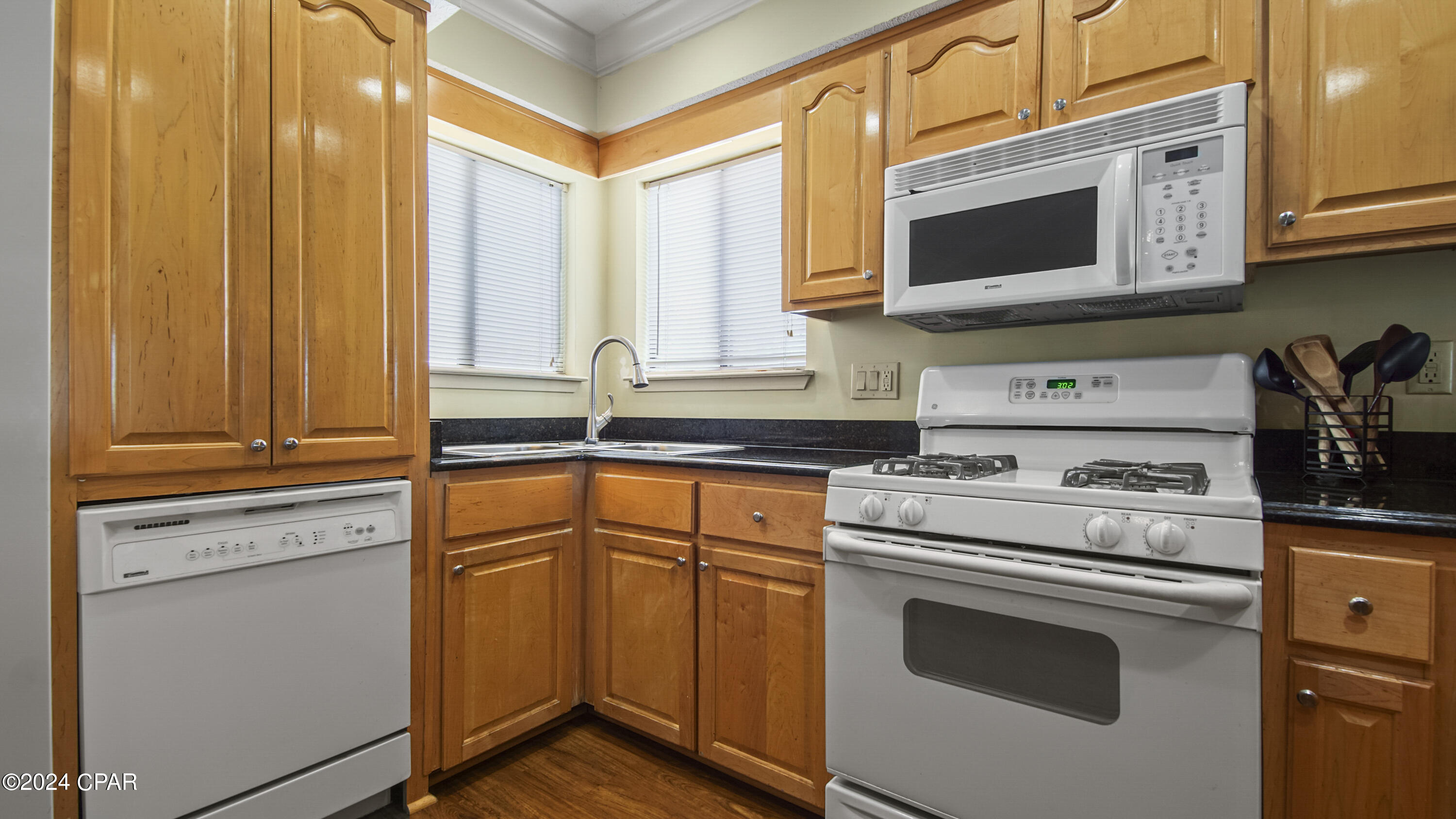 Image 40 For 7120 Singleton Circle A