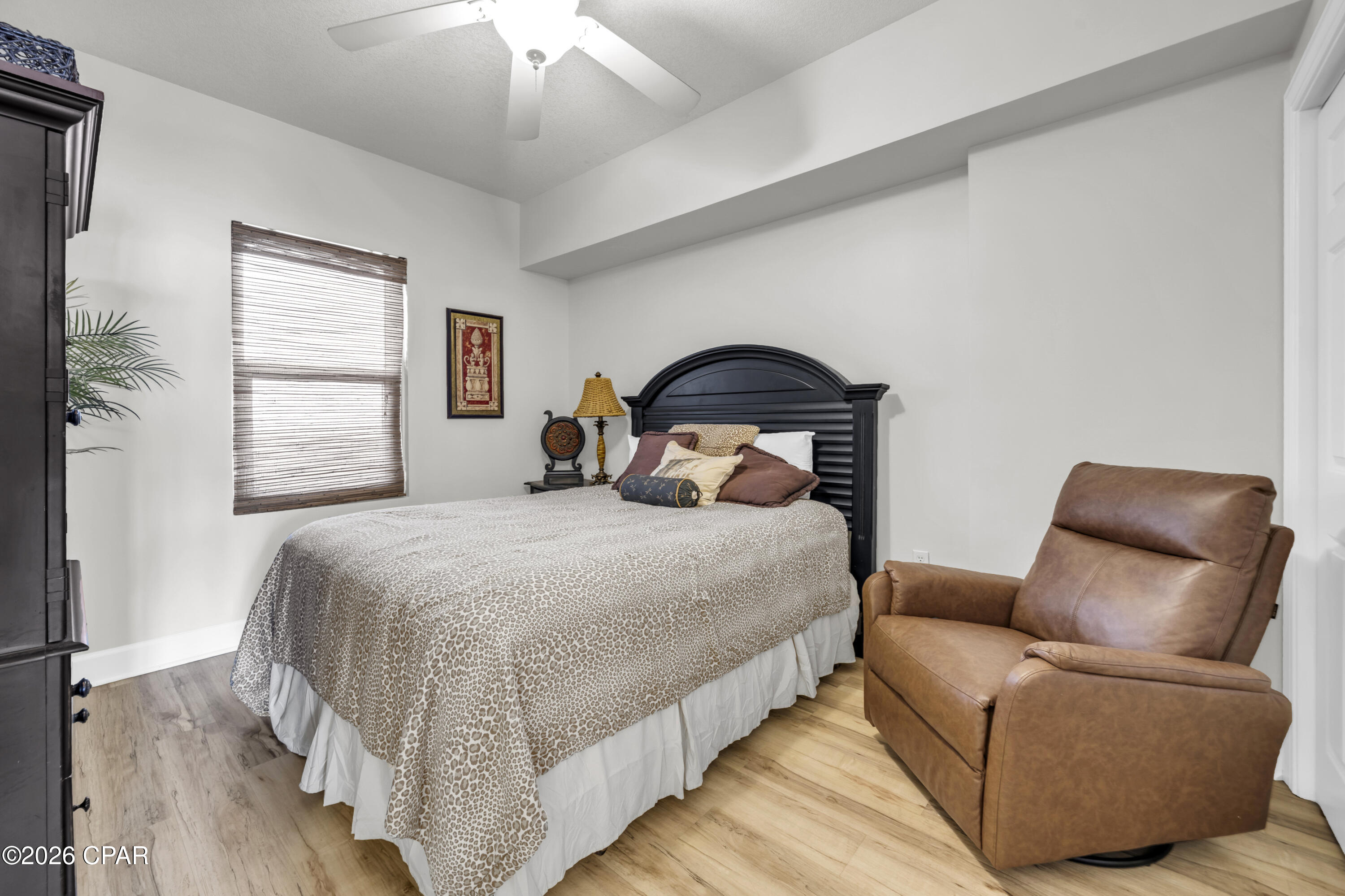 Image 21 For 14825 Front Beach Road 1904