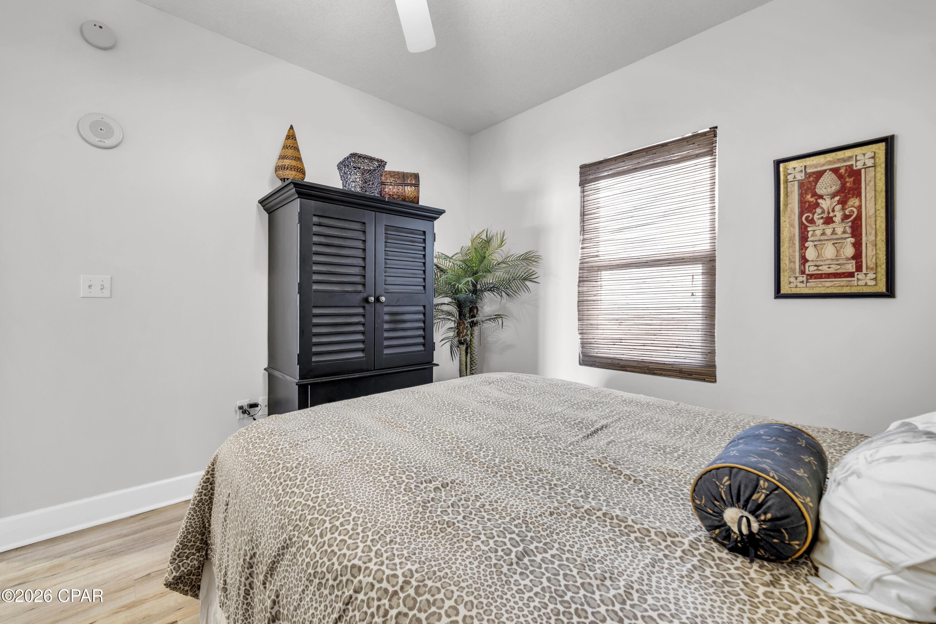 Image 22 For 14825 Front Beach Road 1904