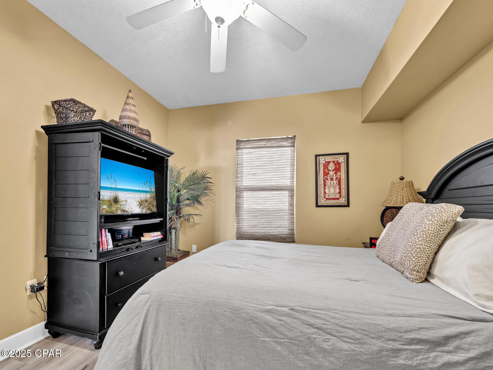 Image 23 For 14825 Front Beach Road 1904