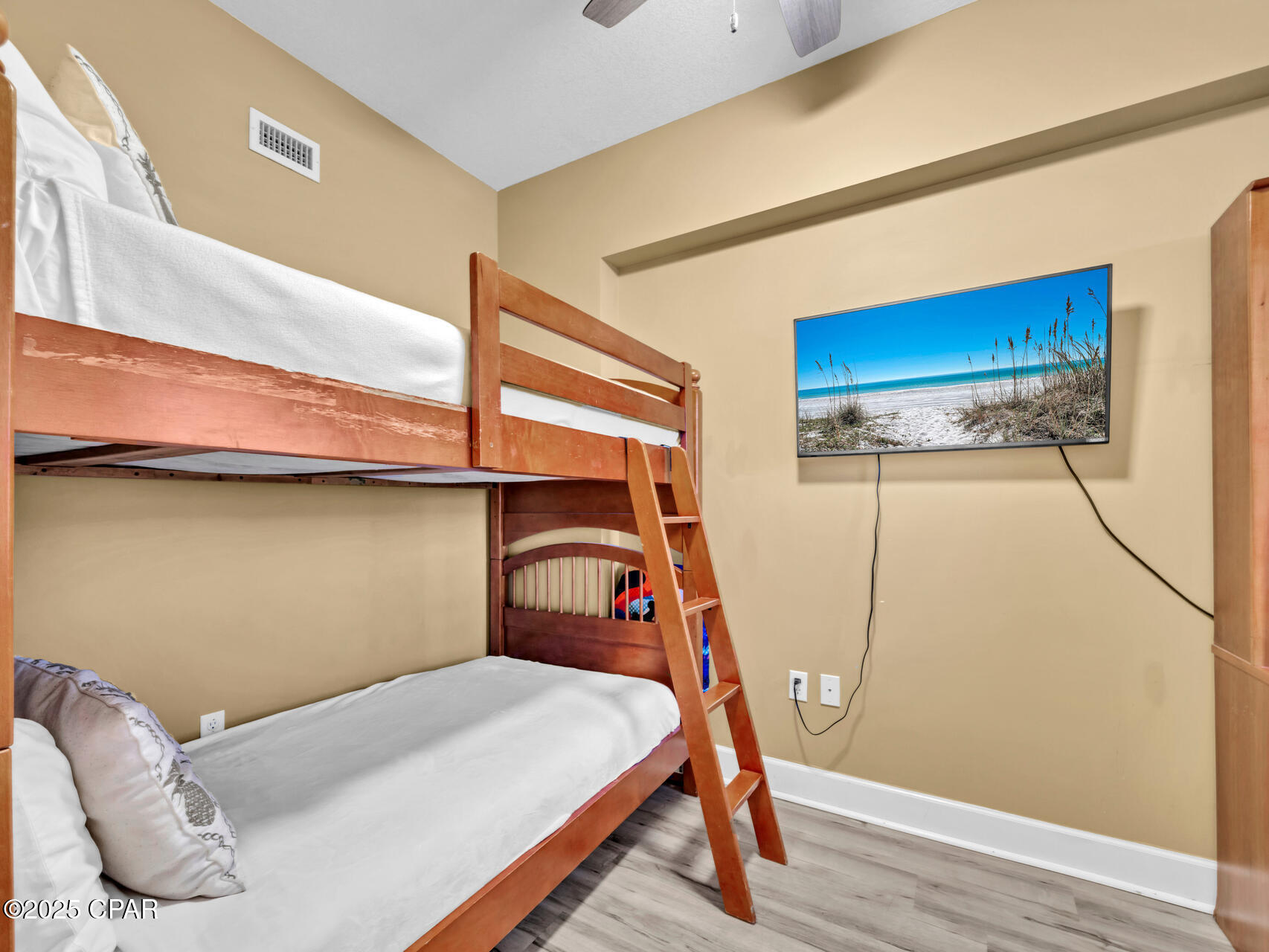 Image 27 For 14825 Front Beach Road 1904