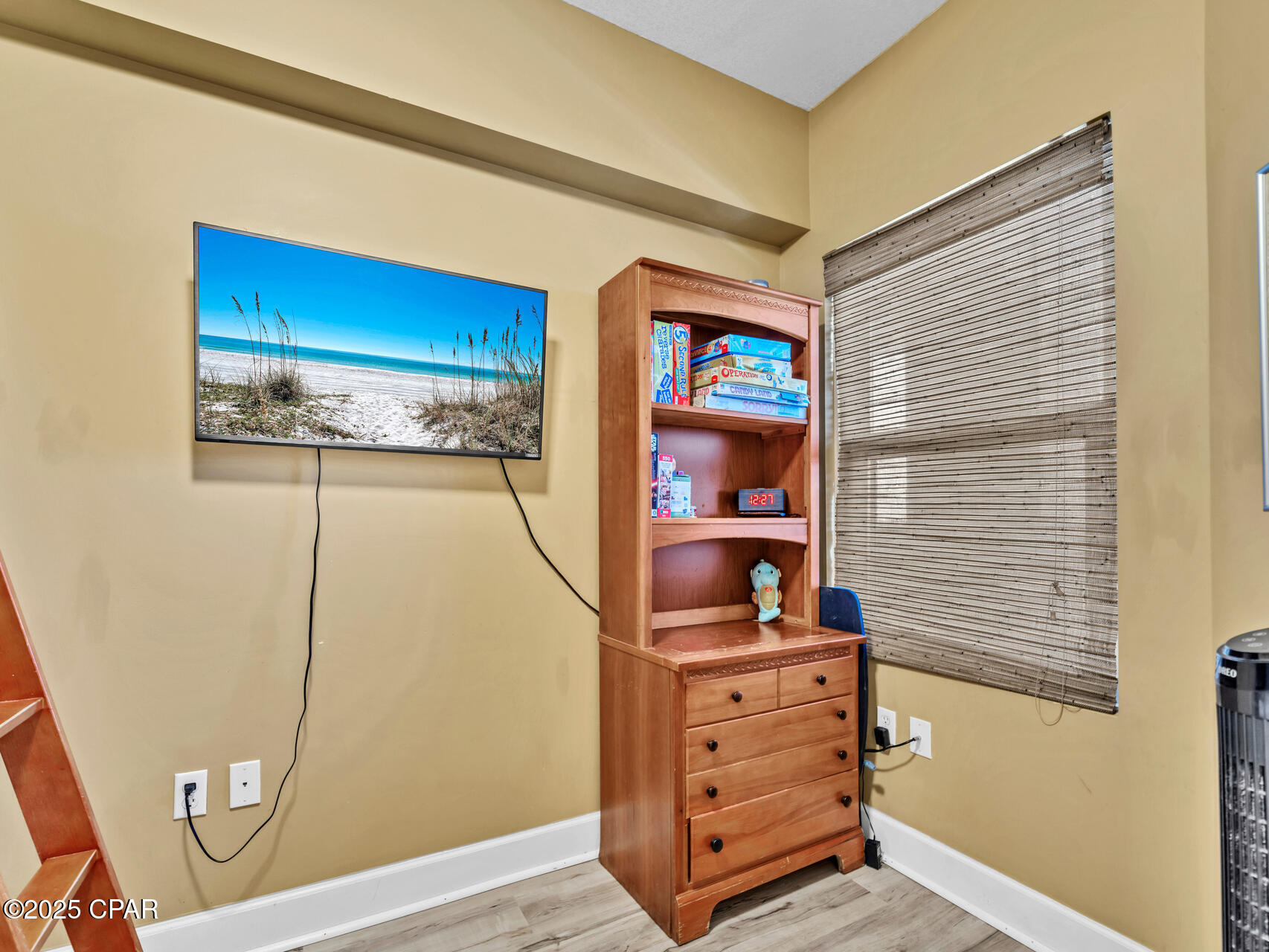 Image 28 For 14825 Front Beach Road 1904