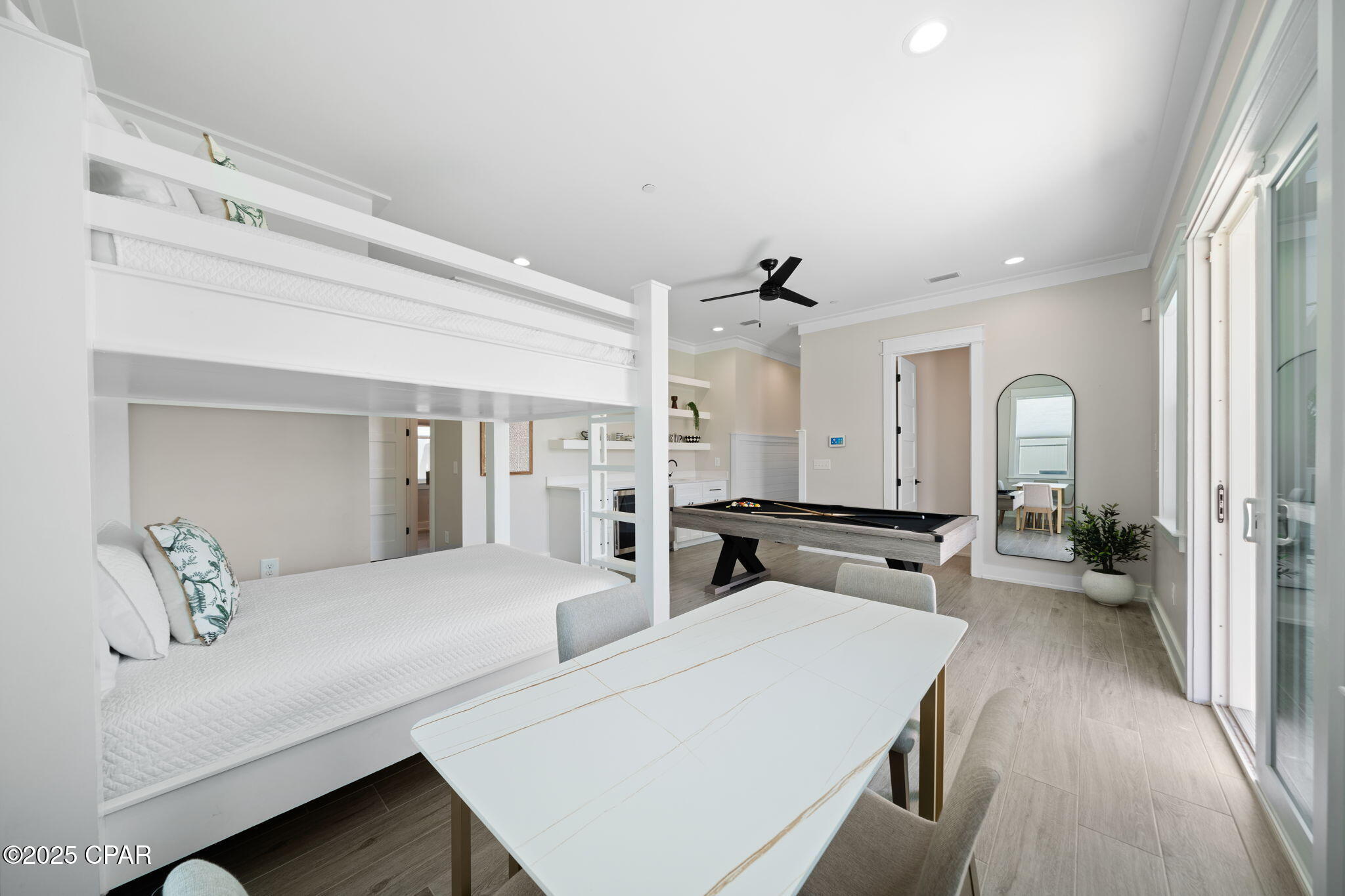 Image 10 For 14328 Front Beach Road