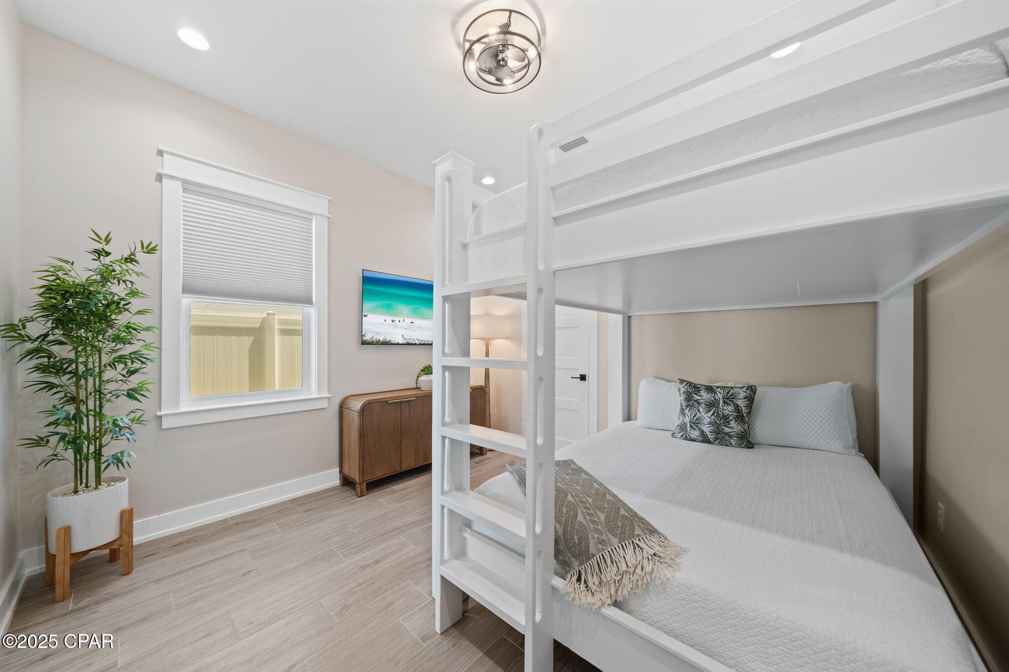 Image 13 For 14328 Front Beach Road