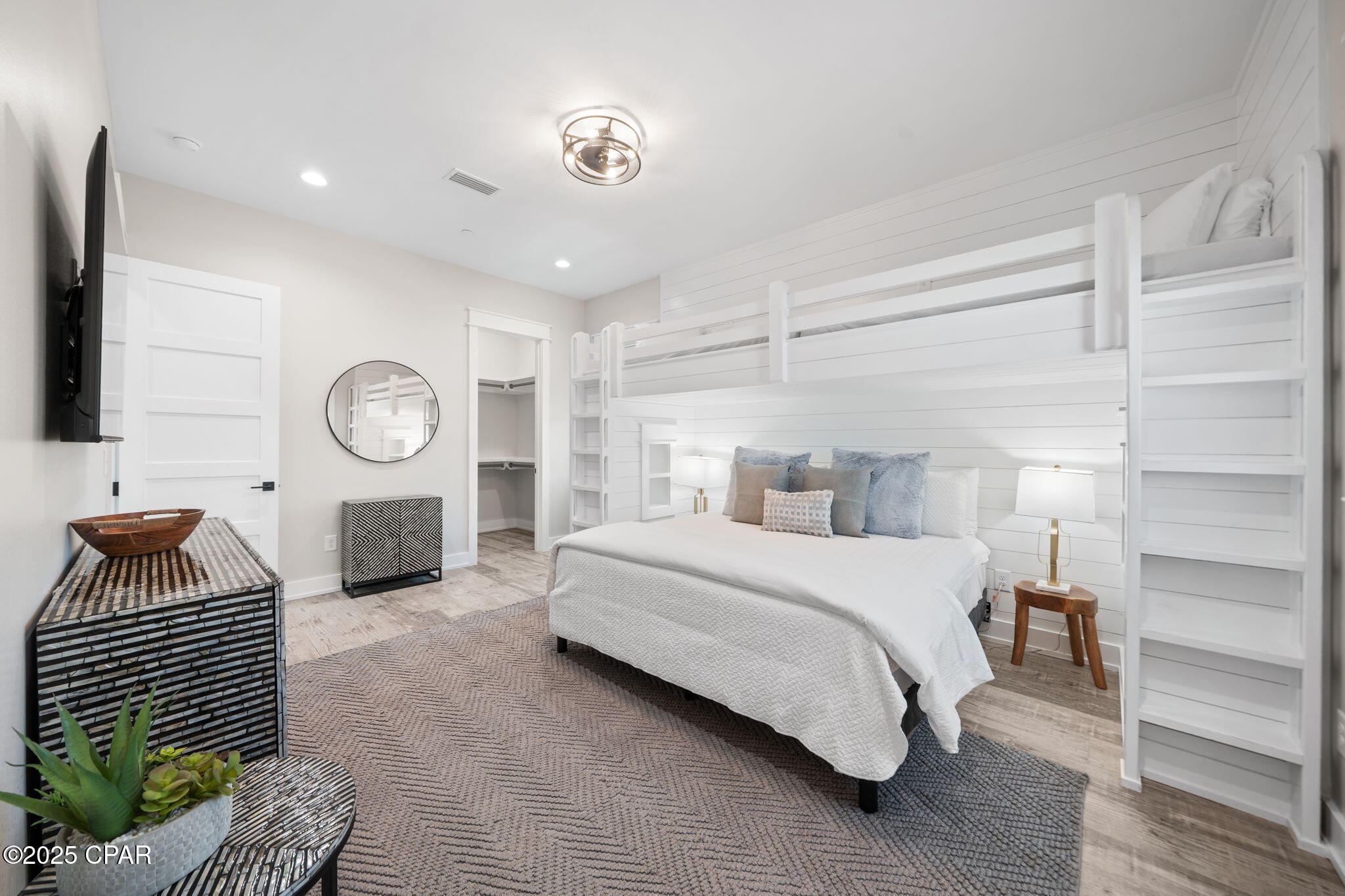 Image 28 For 14328 Front Beach Road