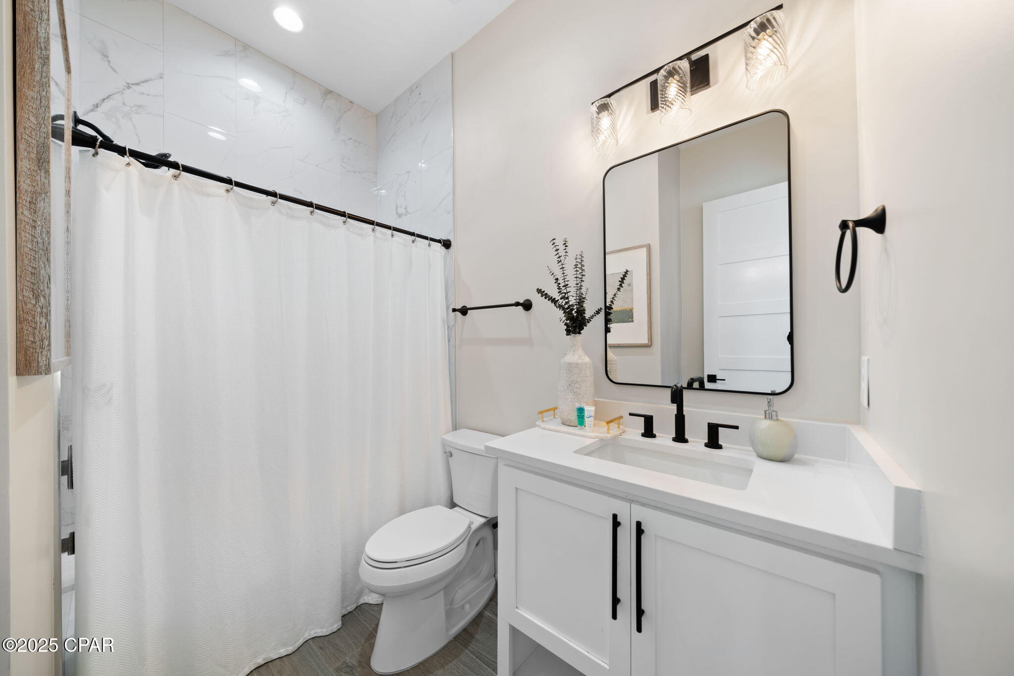 Image 34 For 14328 Front Beach Road