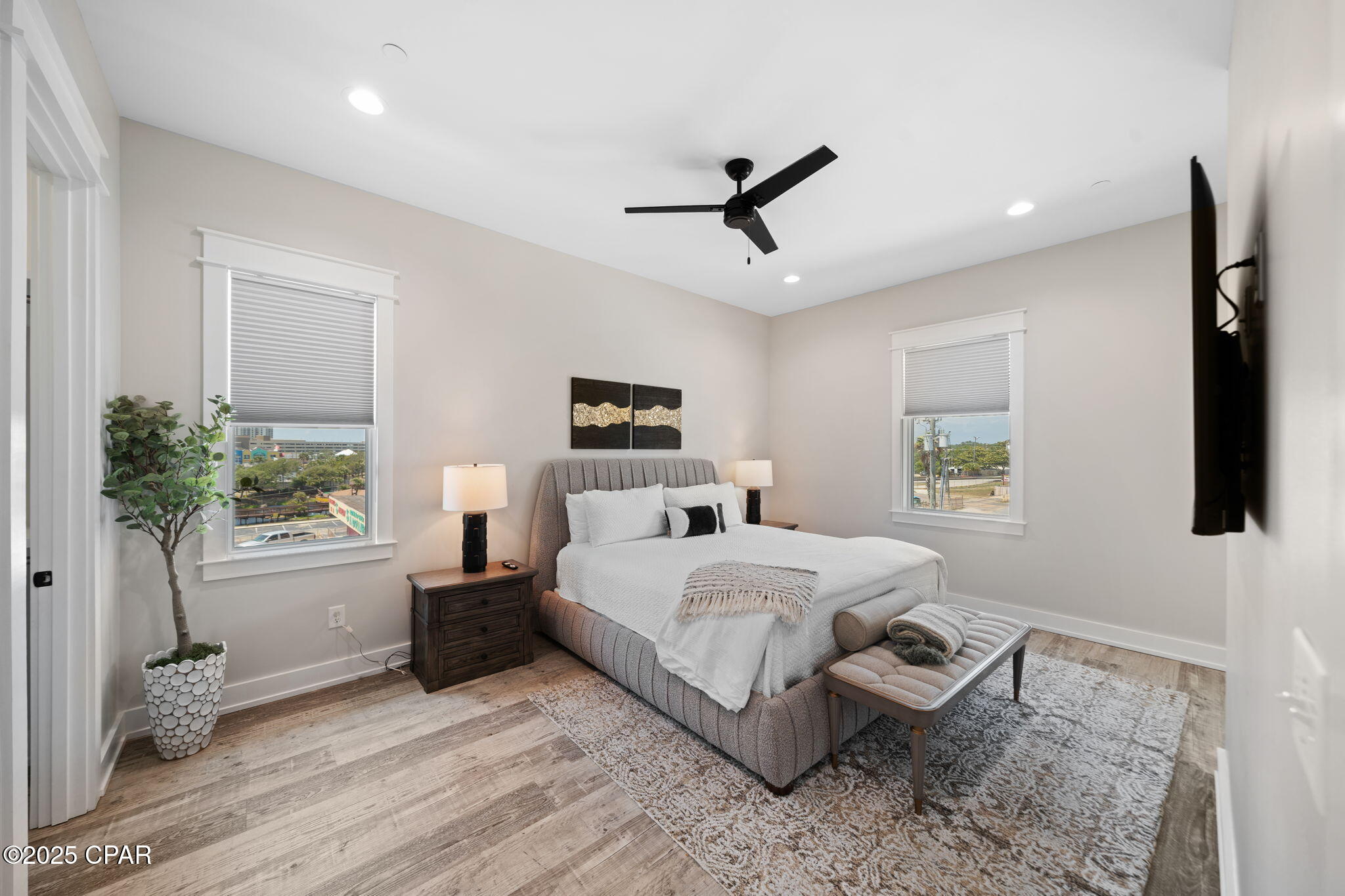 Image 41 For 14328 Front Beach Road