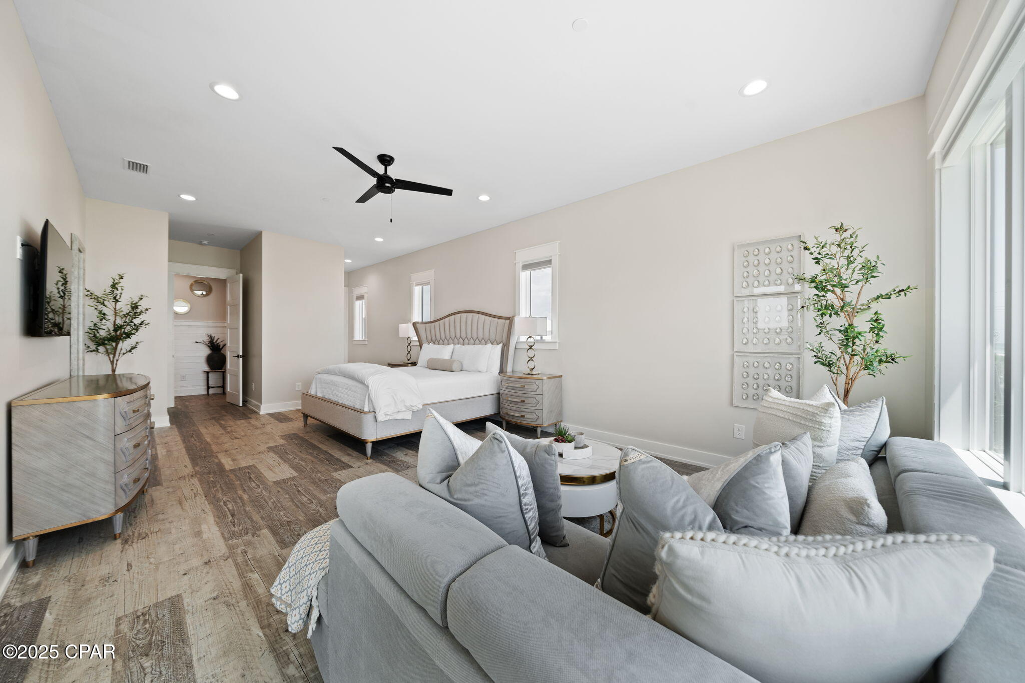 Image 45 For 14328 Front Beach Road