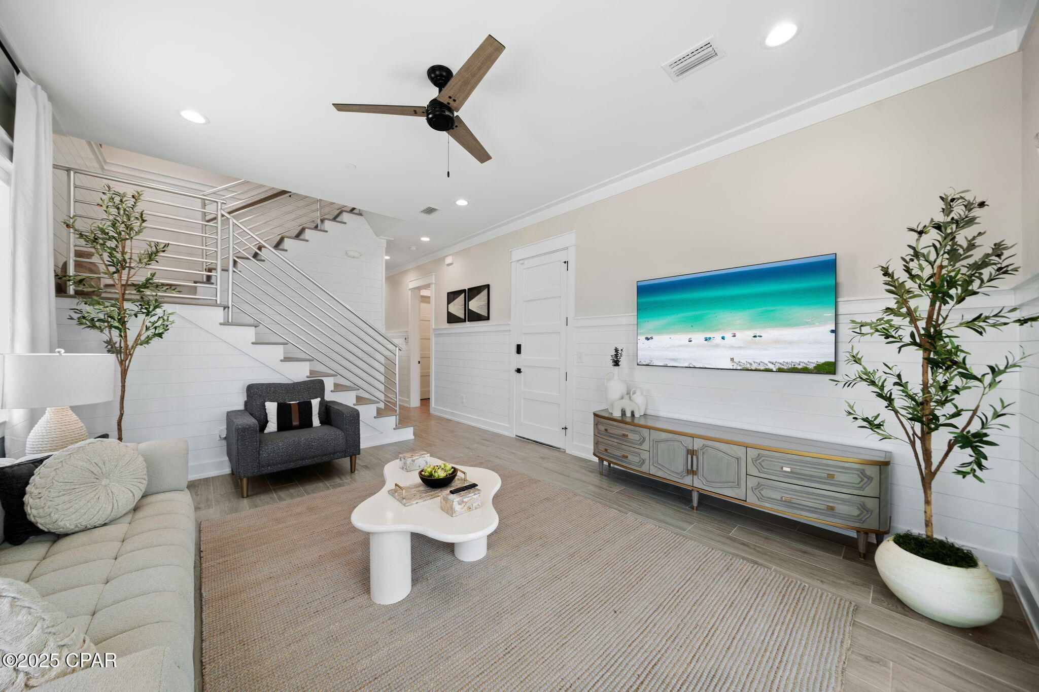 Image 5 For 14328 Front Beach Road