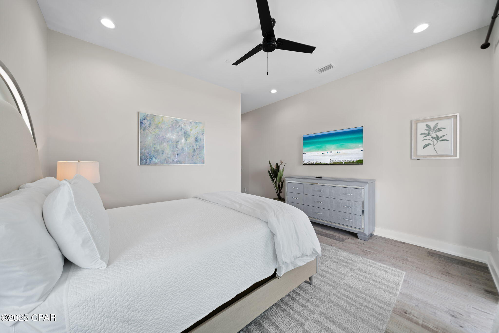 Image 51 For 14328 Front Beach Road