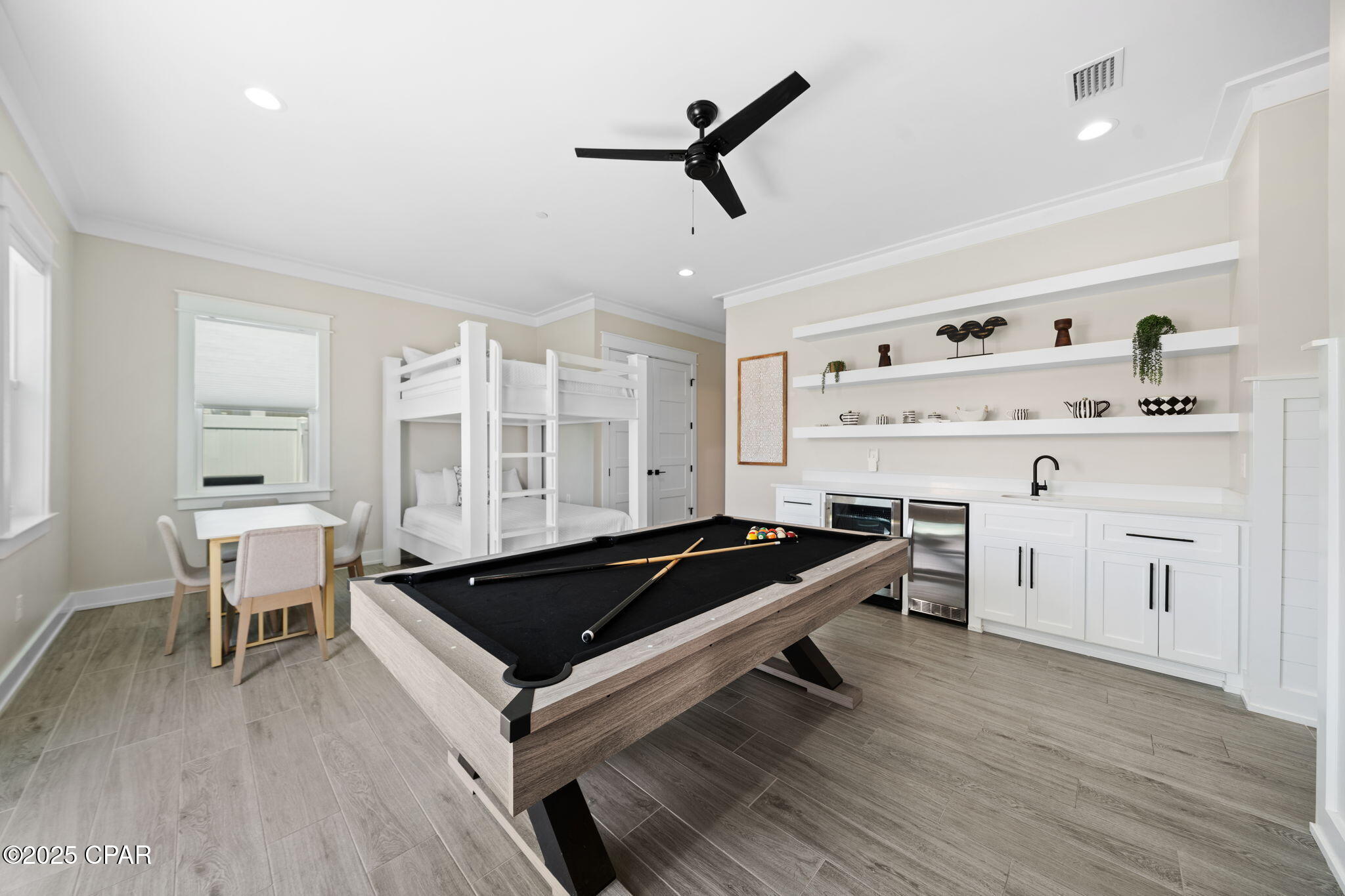 Image 8 For 14328 Front Beach Road