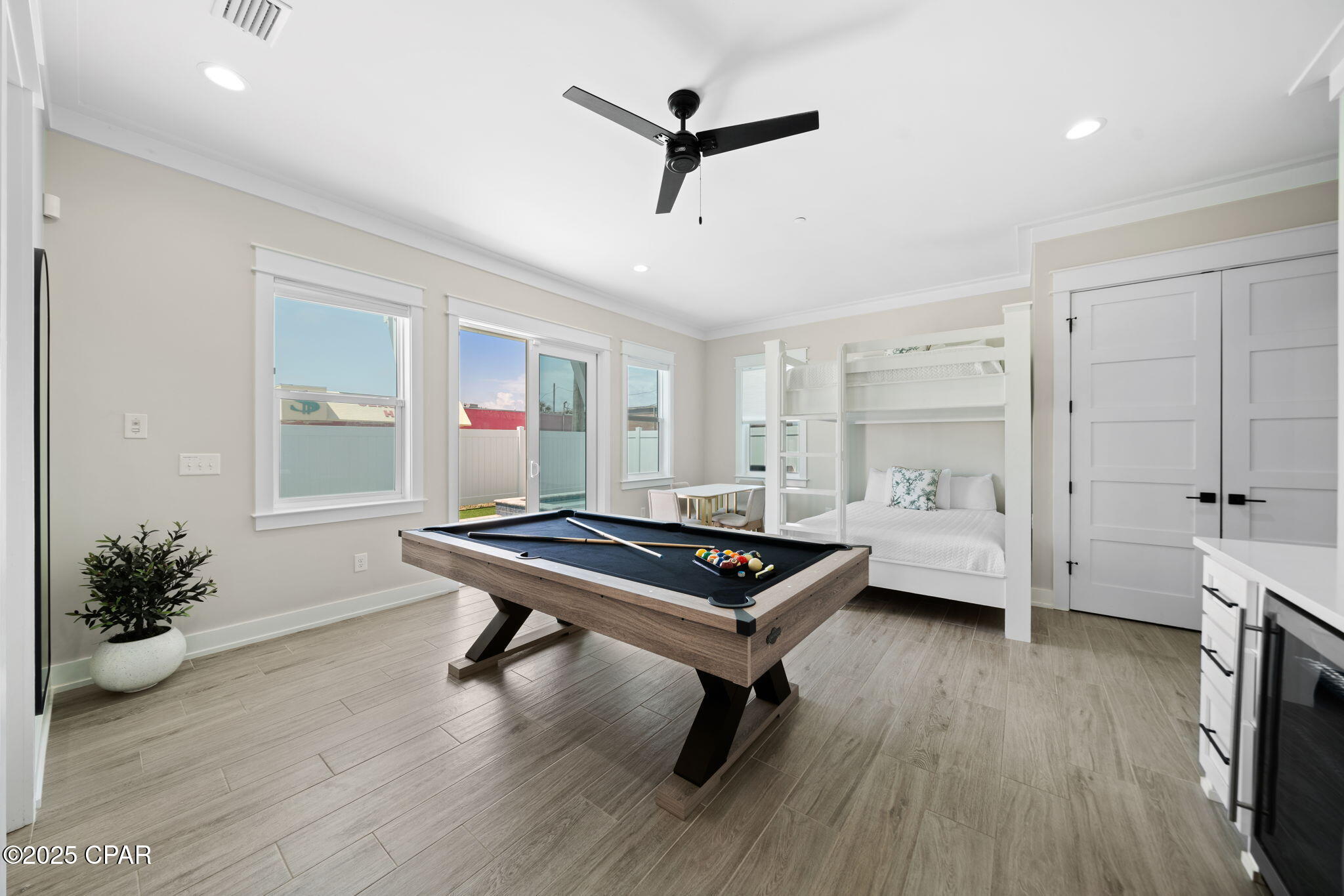 Image 9 For 14328 Front Beach Road