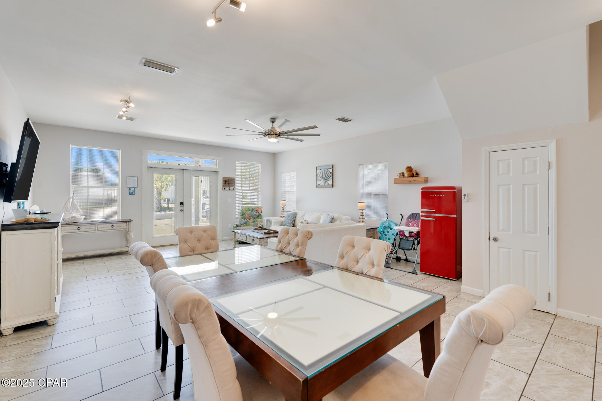 Image 21 For 5910 Beach Drive