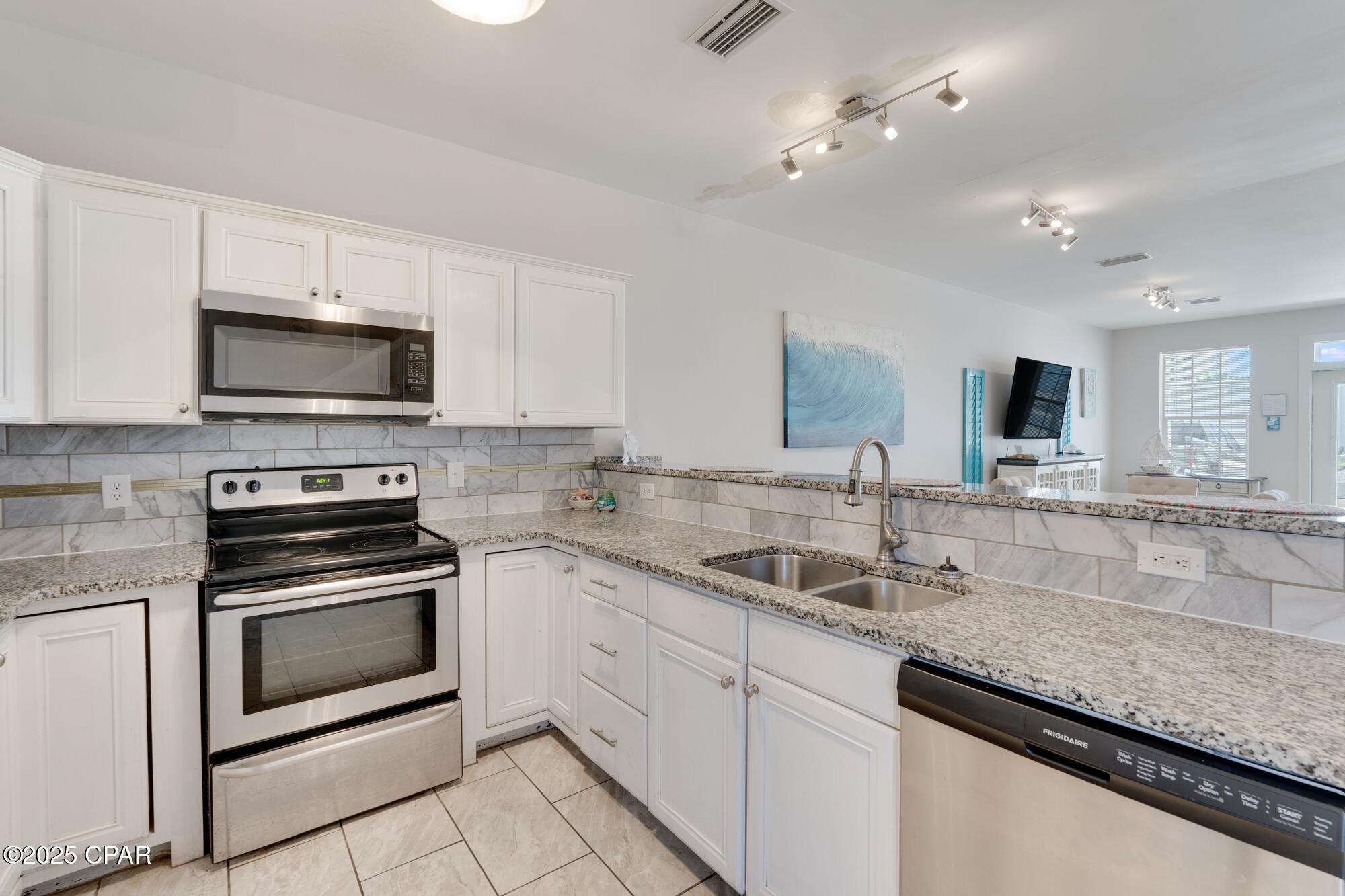 Image 24 For 5910 Beach Drive