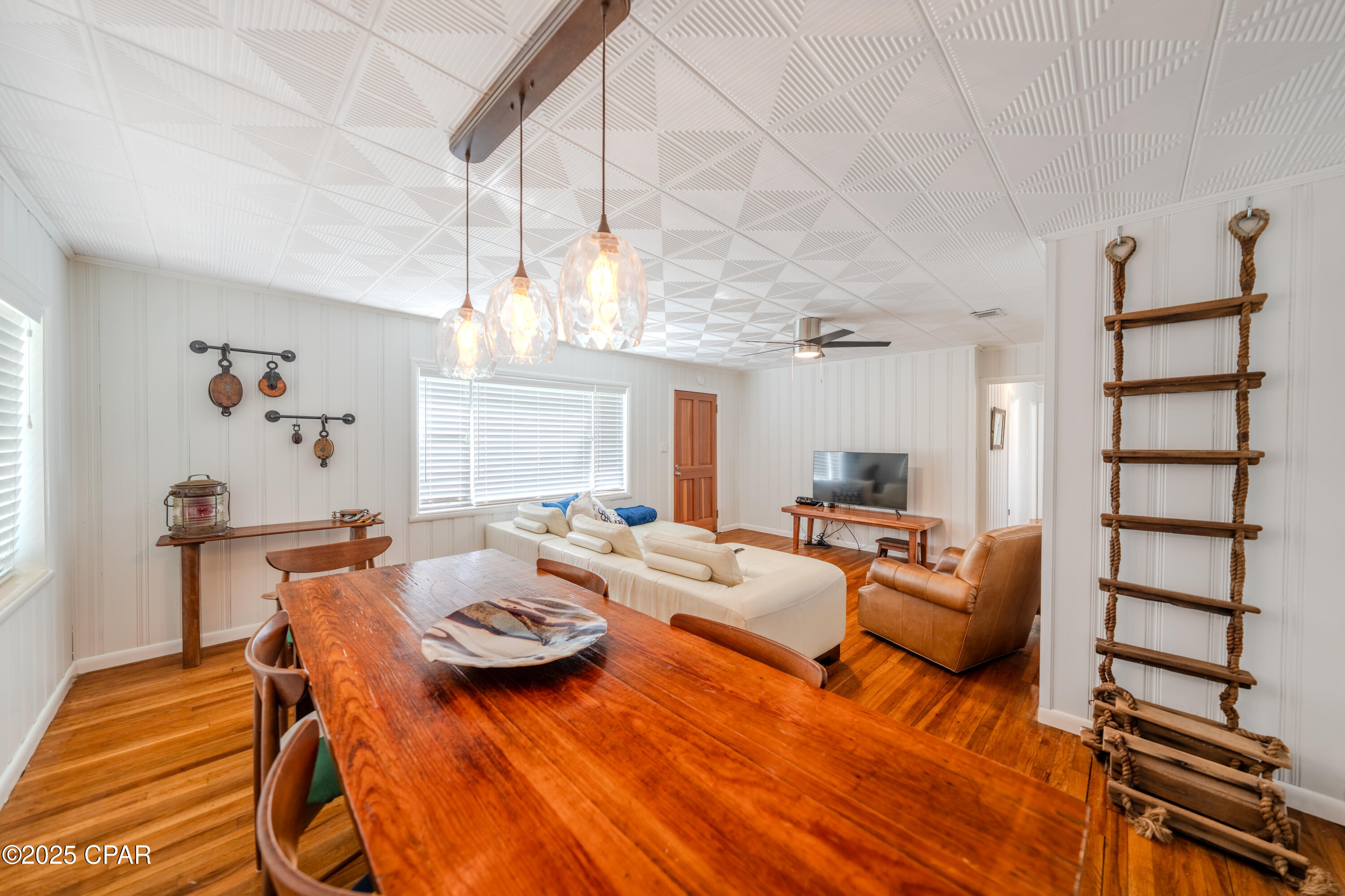 Image 2 For 1402 Palm Boulevard