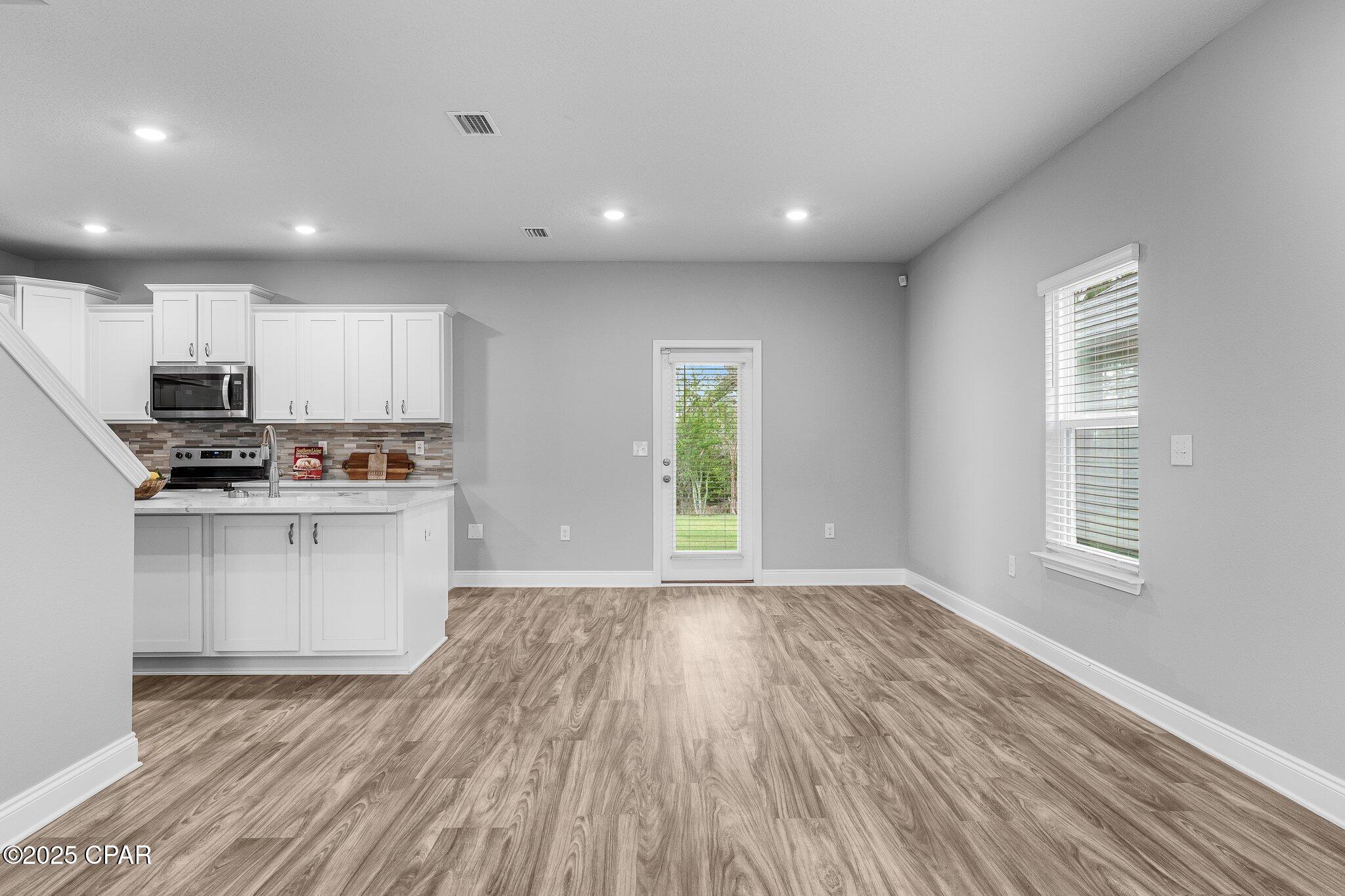 Image 10 For 513 Cove Villa Street