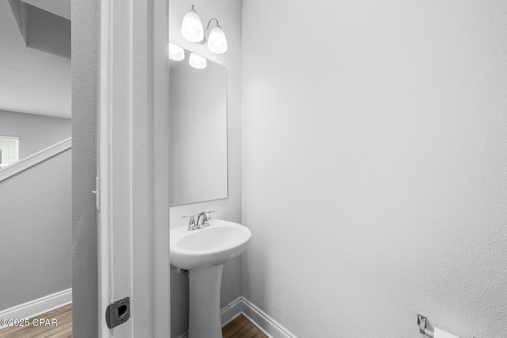 Image 15 For 513 Cove Villa Street