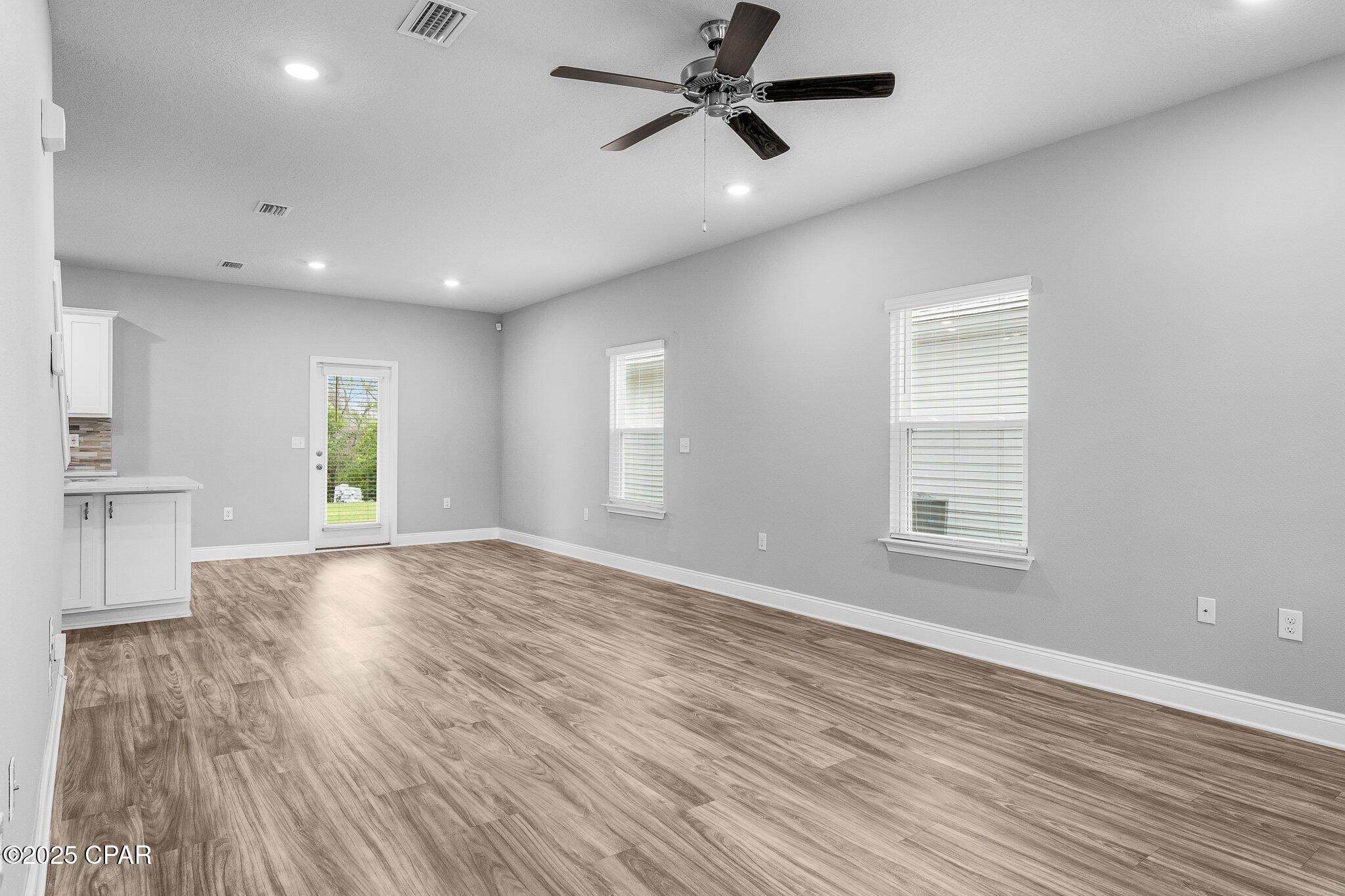 Image 6 For 513 Cove Villa Street