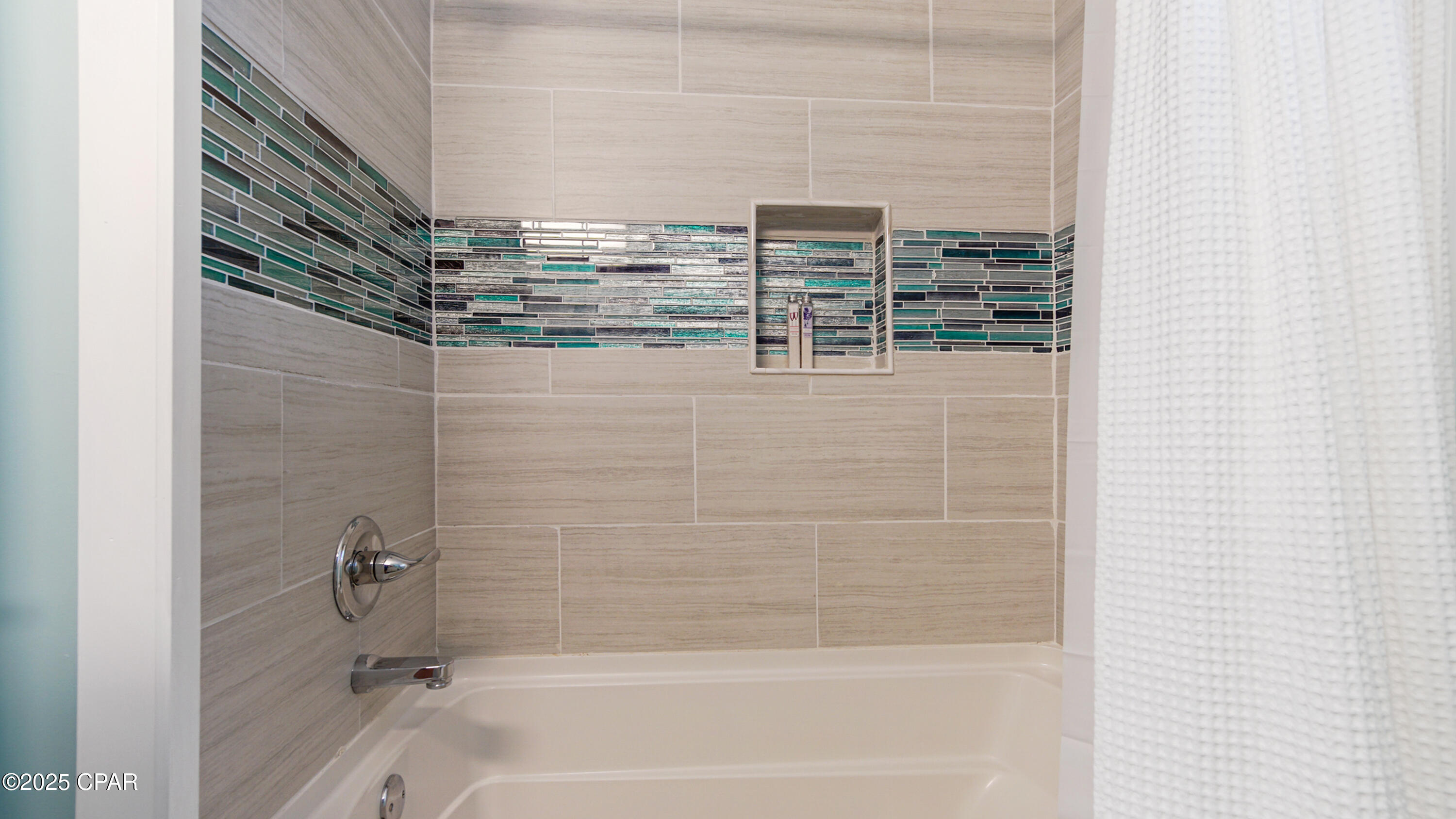 Image 25 For 2501 High Avenue