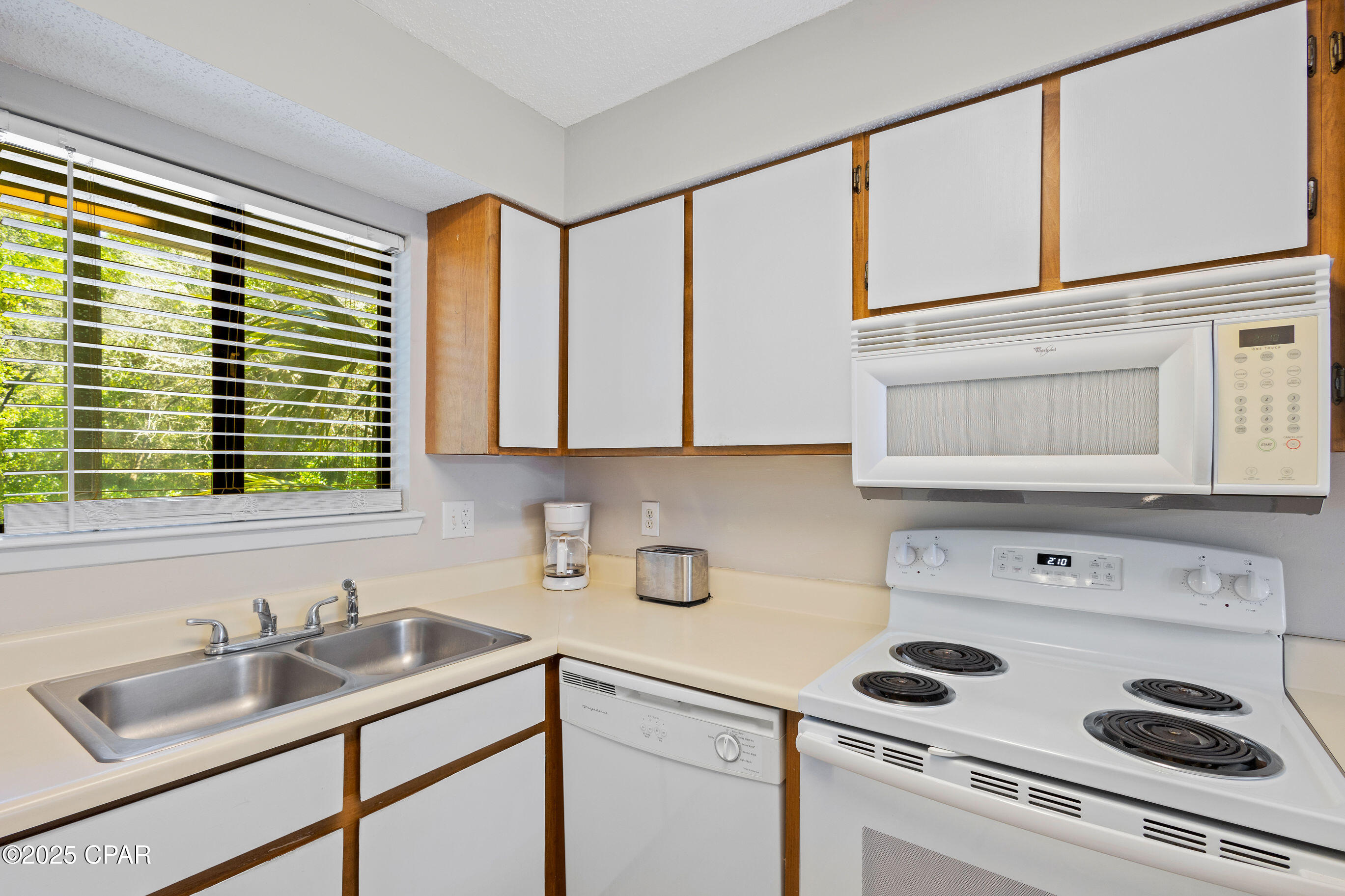 Image 17 For 17620 Front Beach Road Z2