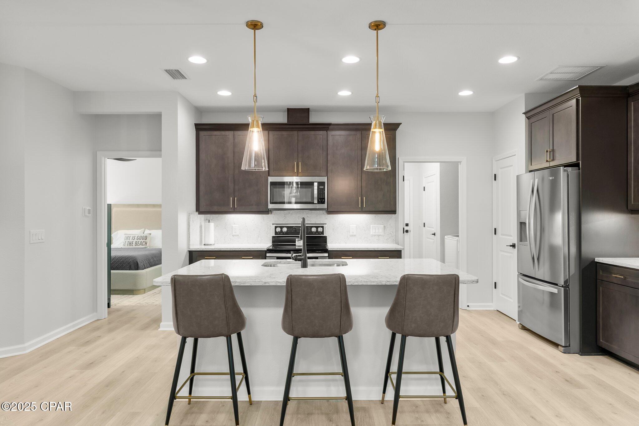 Image 10 For 8450 Dreams Float Court